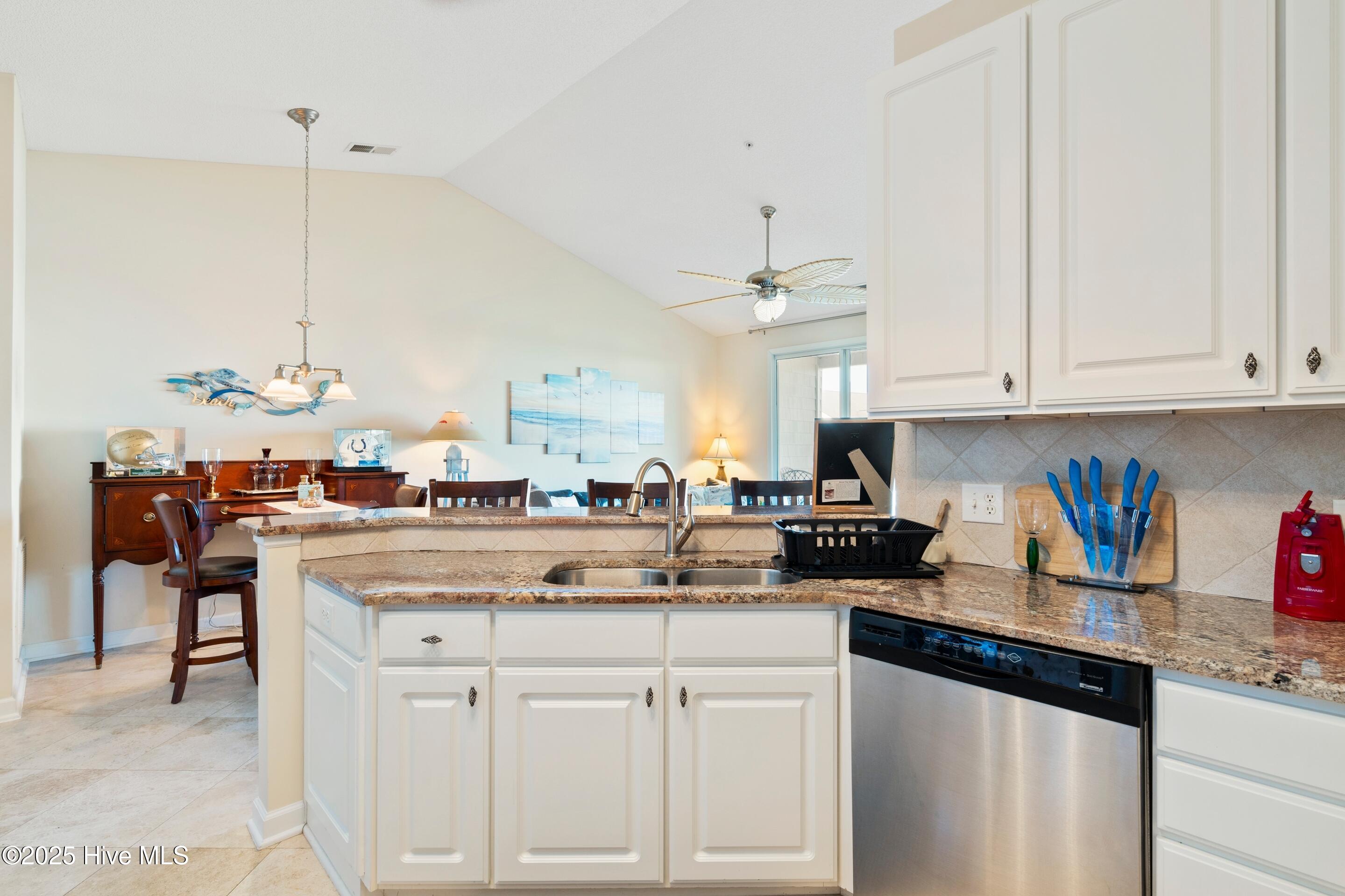 100547401 | Photo 10