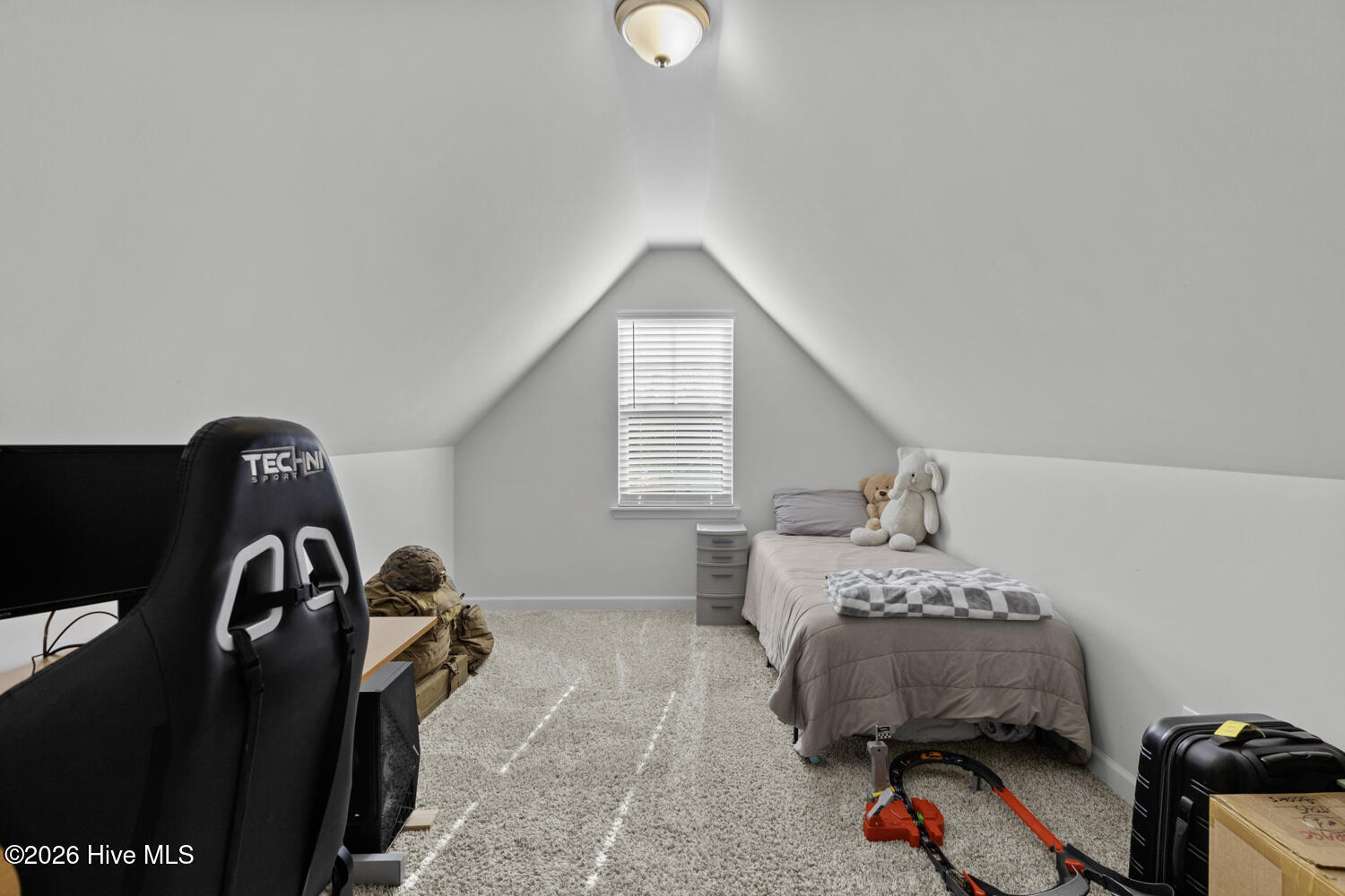 100549890 | Photo 30