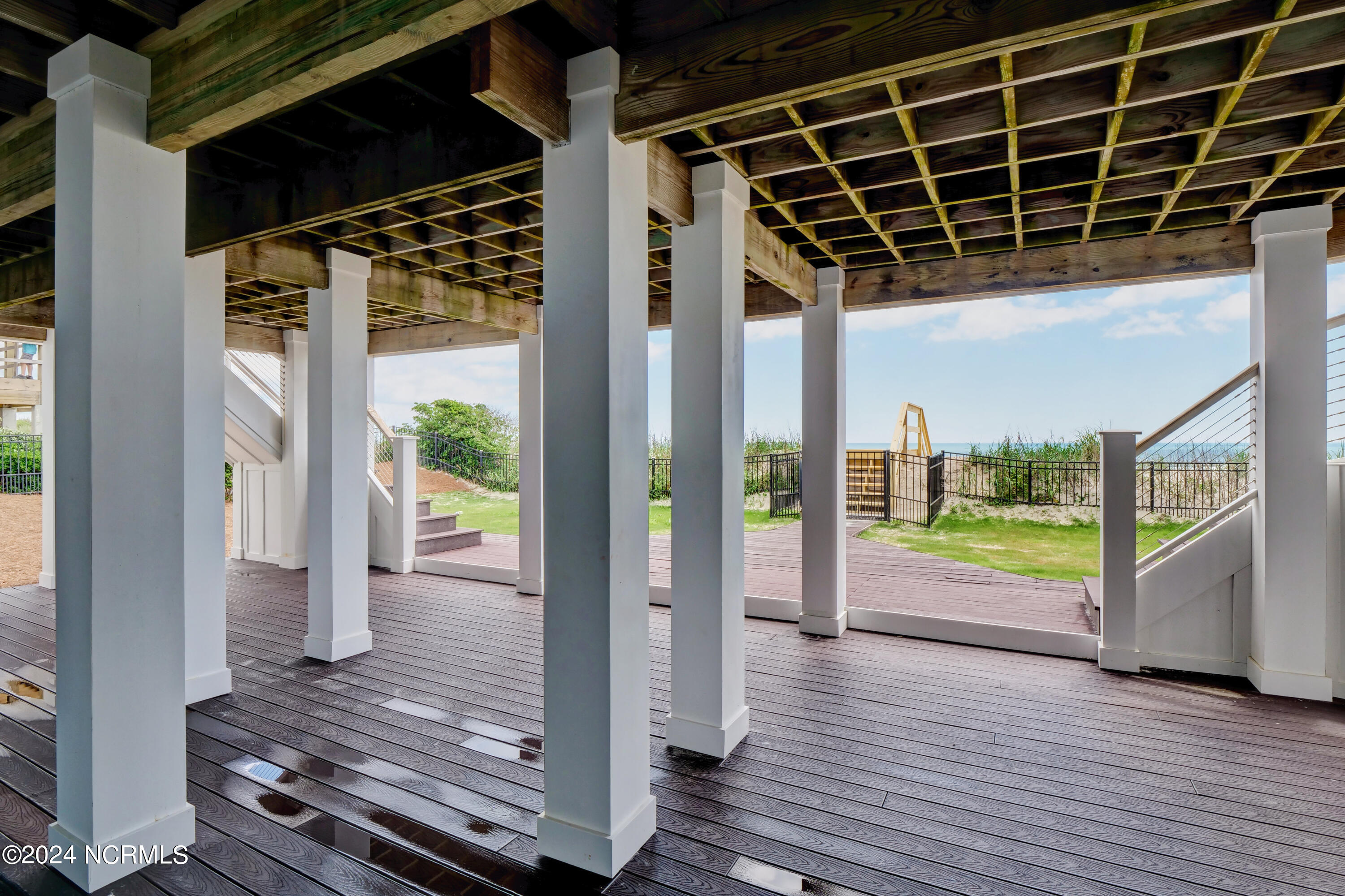 100498351 | Photo 55