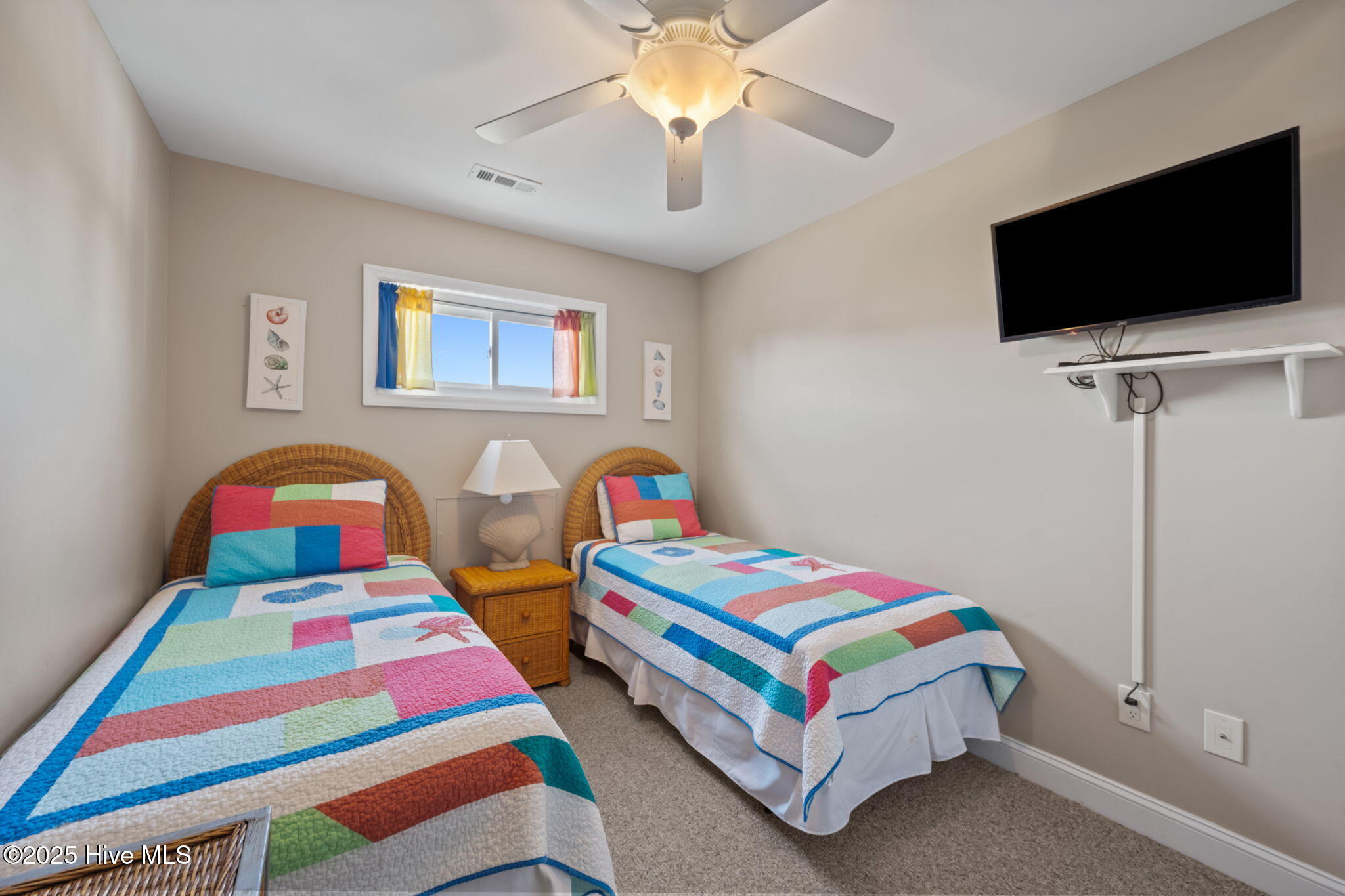 100538704 | Photo 43