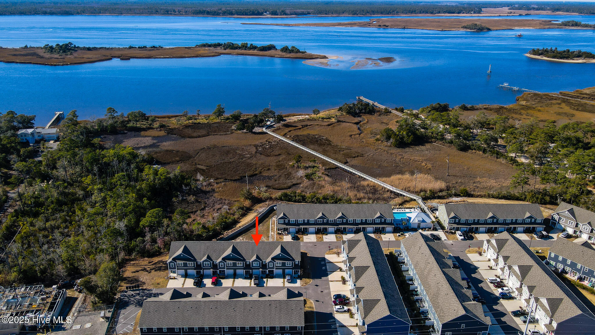 100565746 | Photo 11