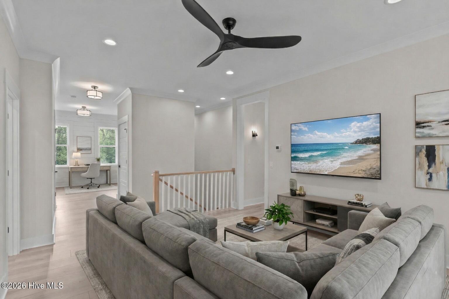 100548099 | Photo 54