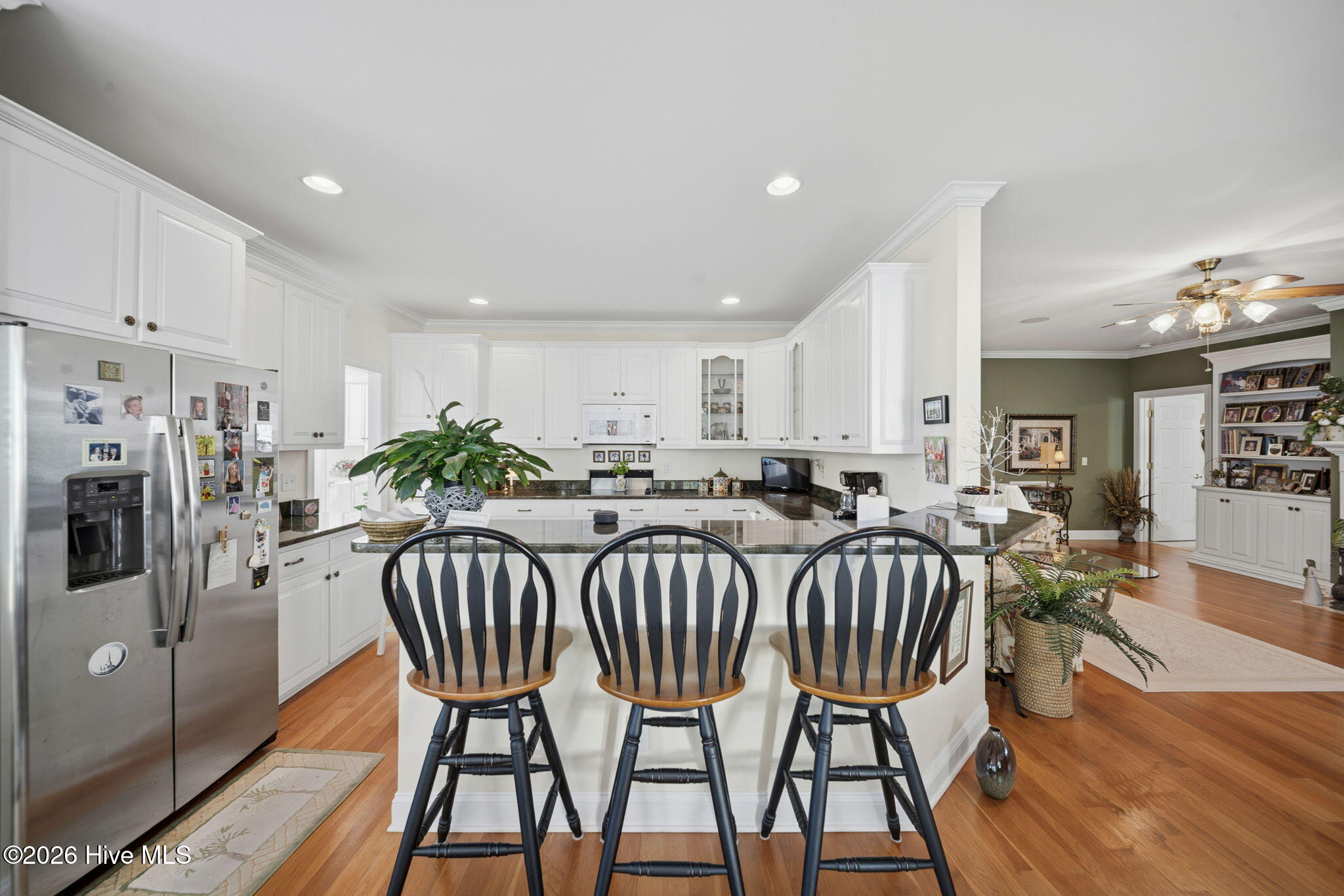 100570394 | Photo 23