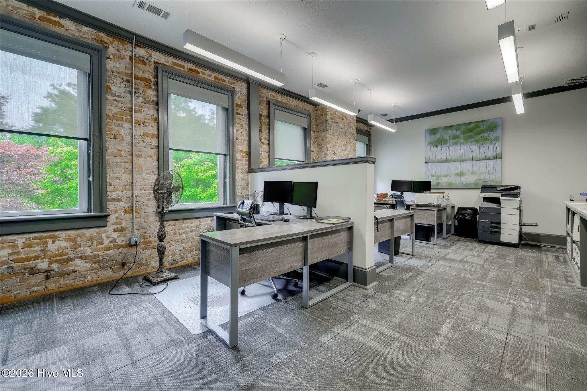302 Park kitchen & work room