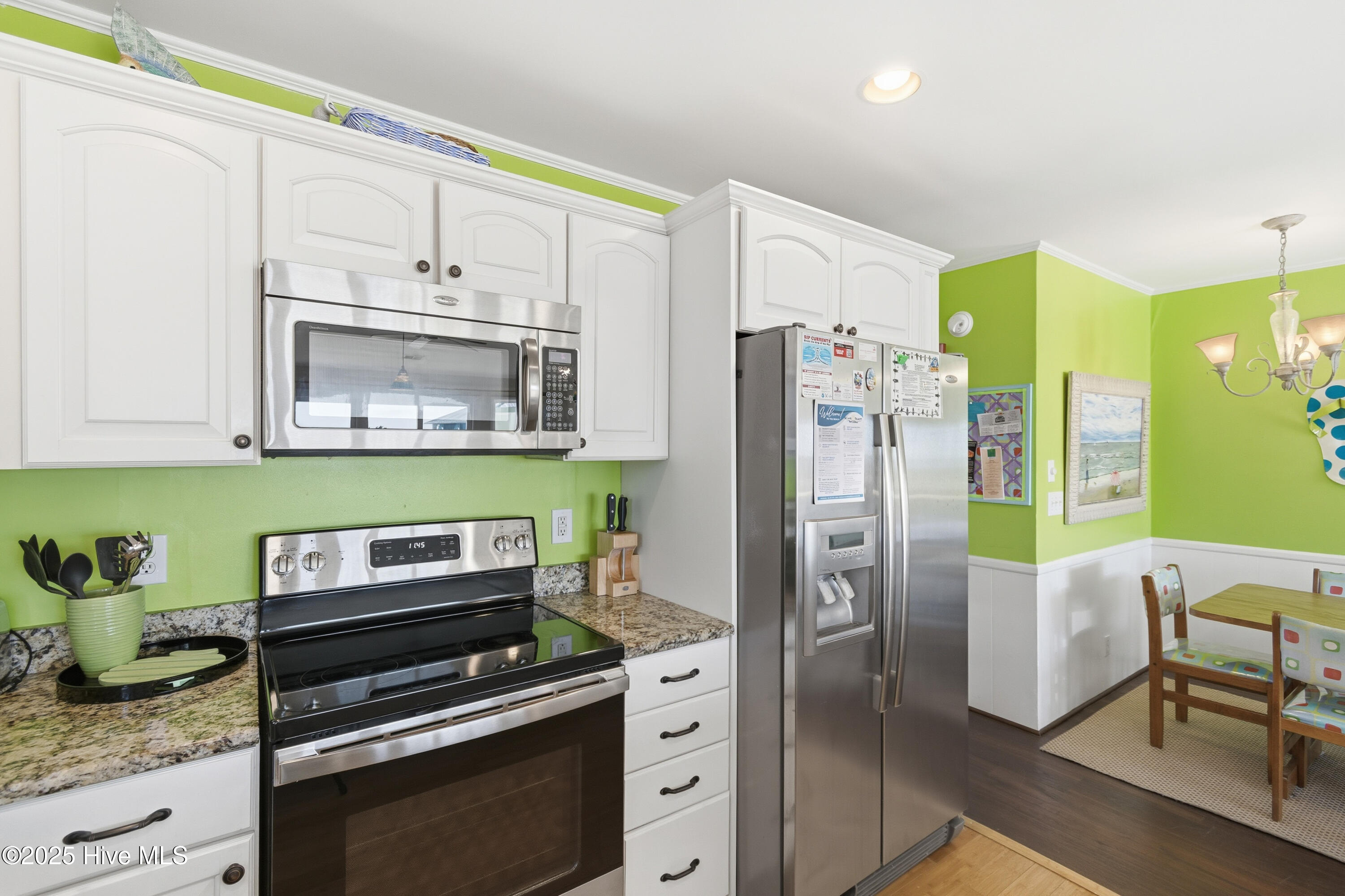 100541923 | Photo 14