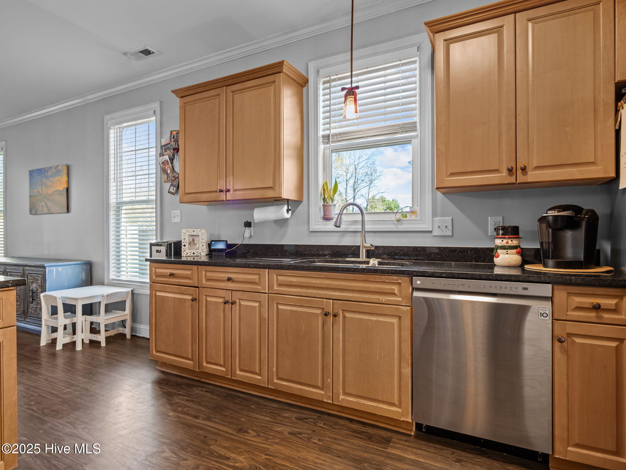 100546658 | Photo 11