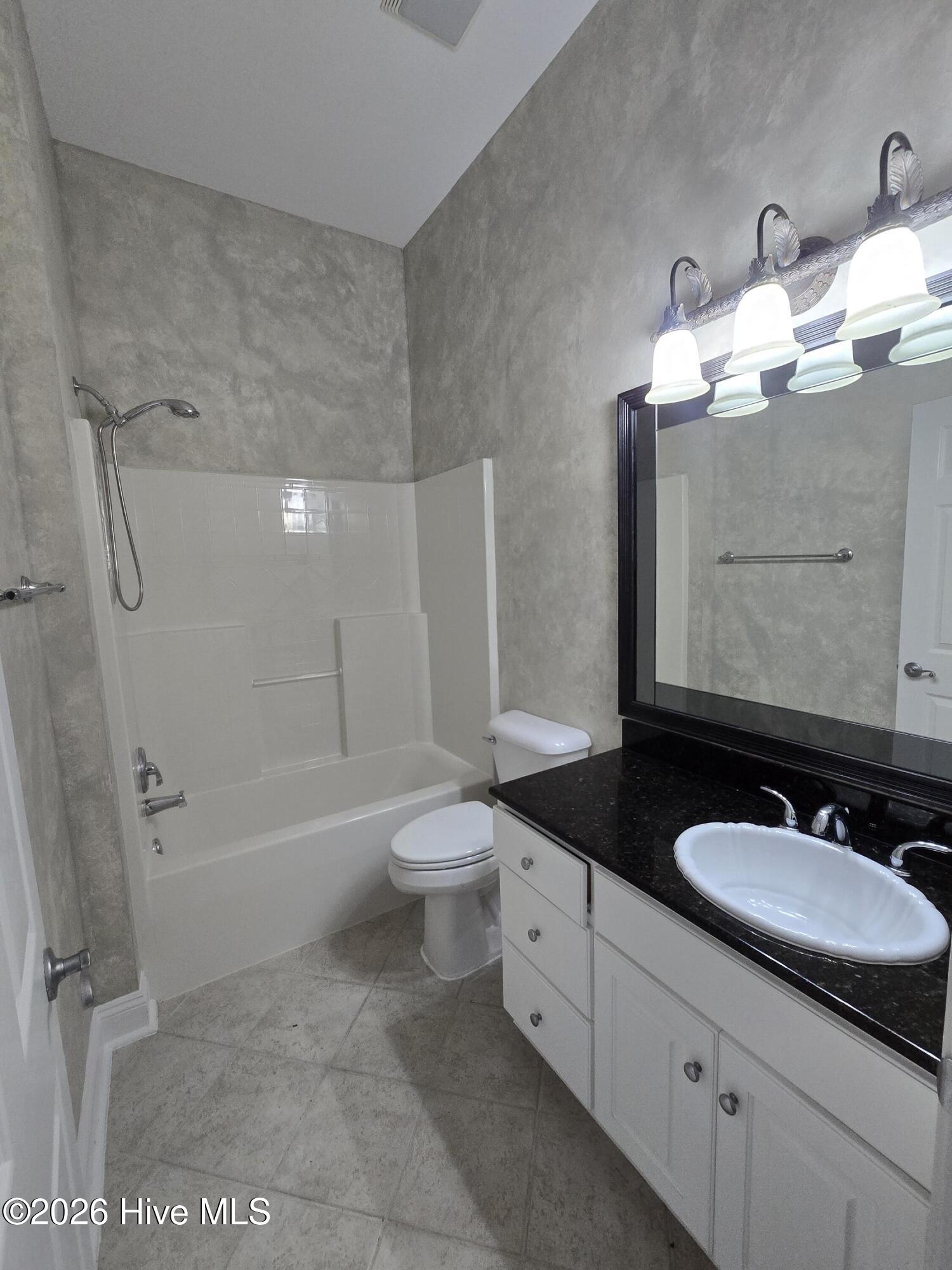 100565502 | Photo 14