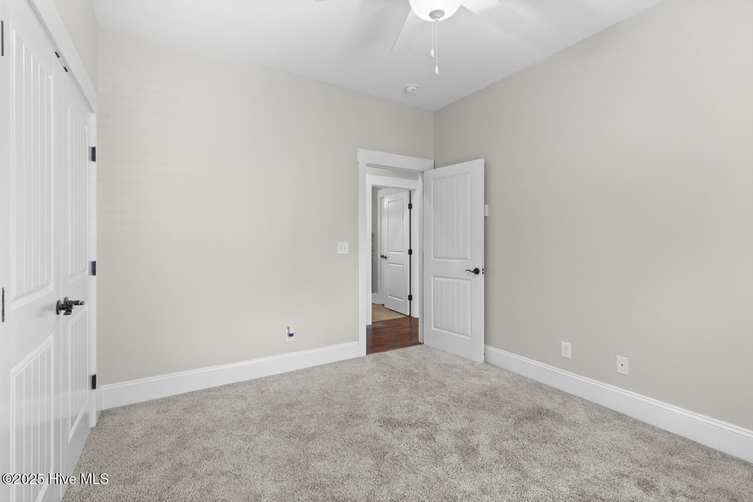 100507529 | Photo 23