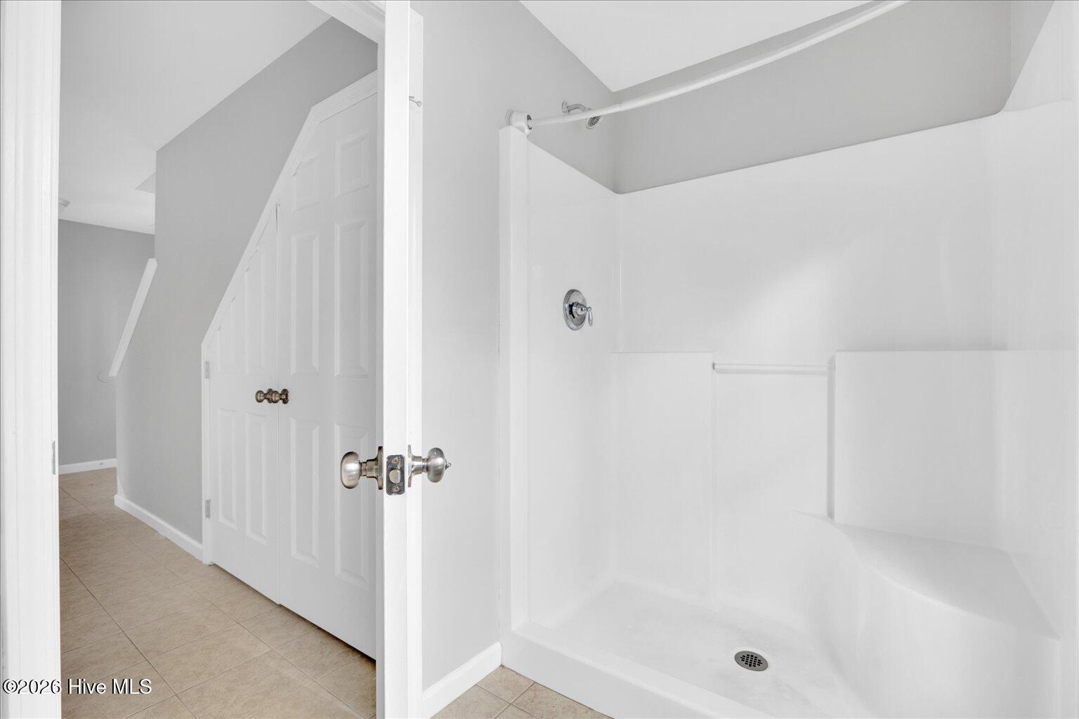 100560546 | Photo 36