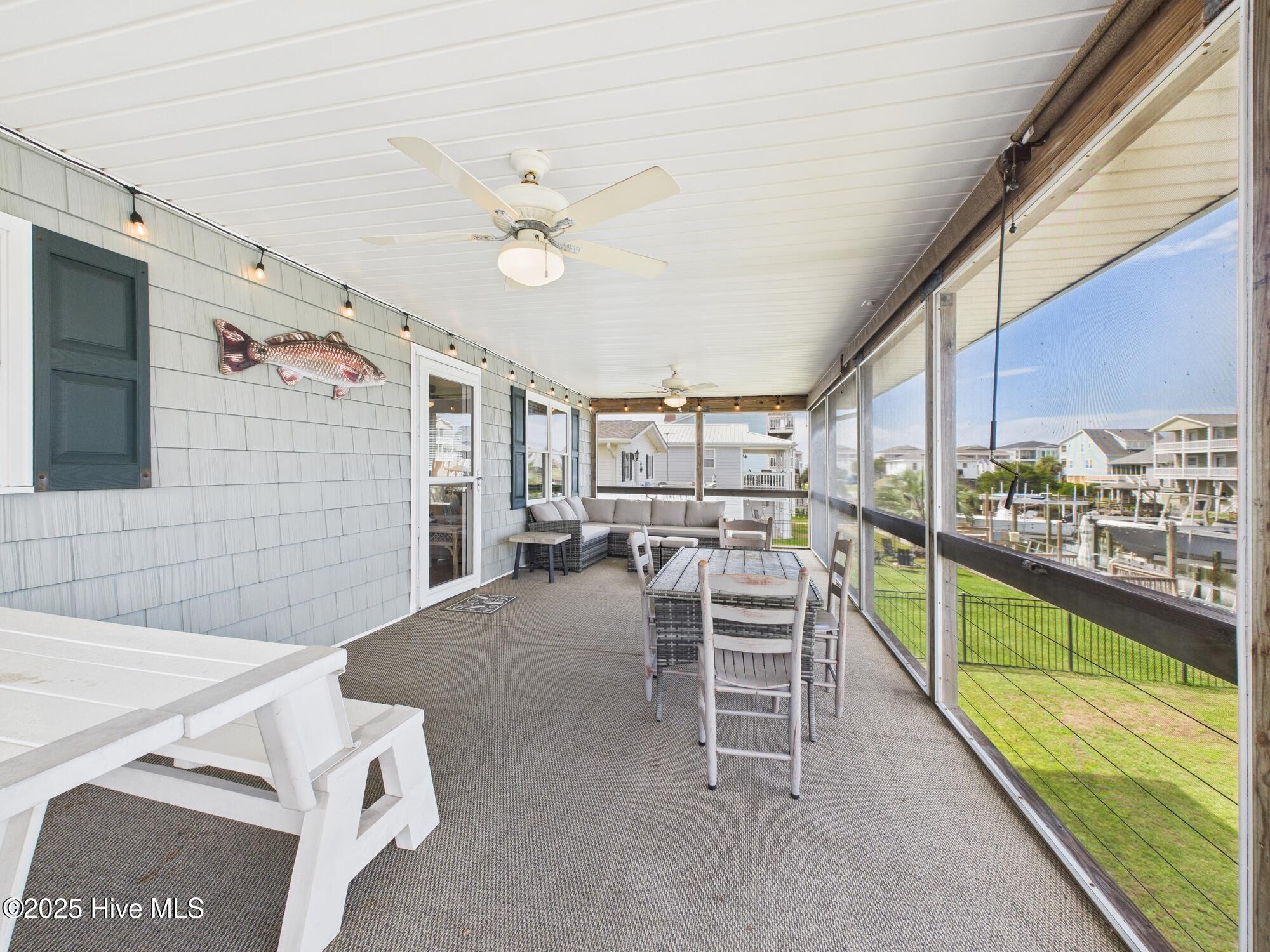 100558213 | Photo 22