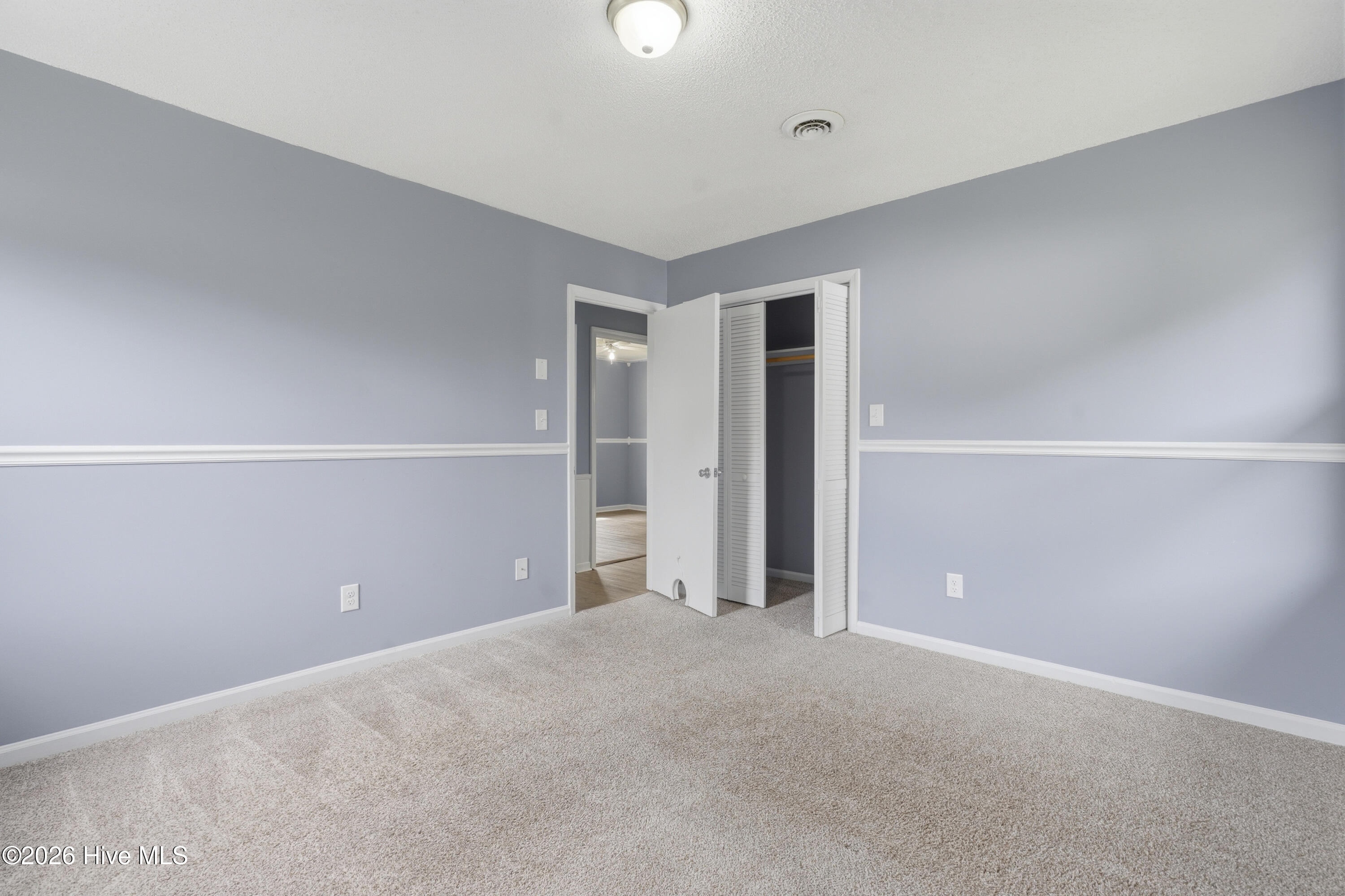 100560505 | Photo 16