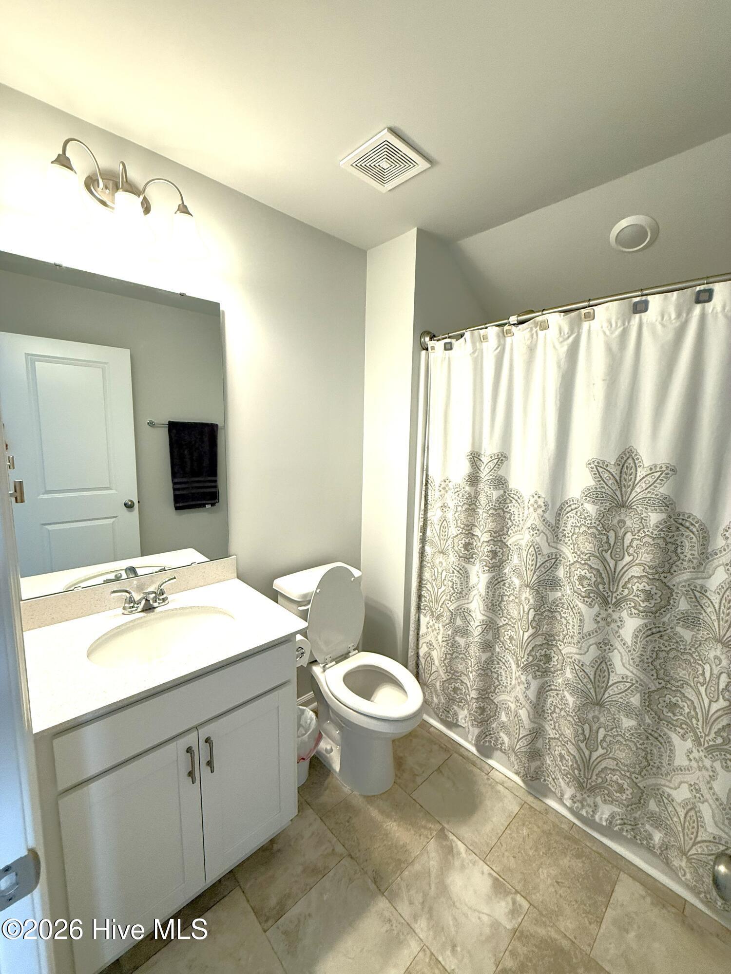 100558248 | Photo 17