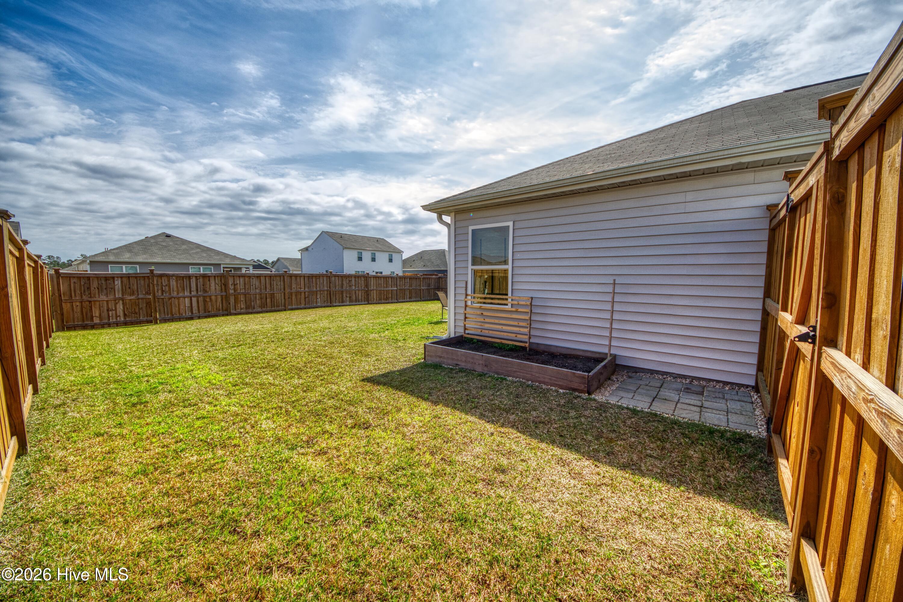 100562777 | Photo 21