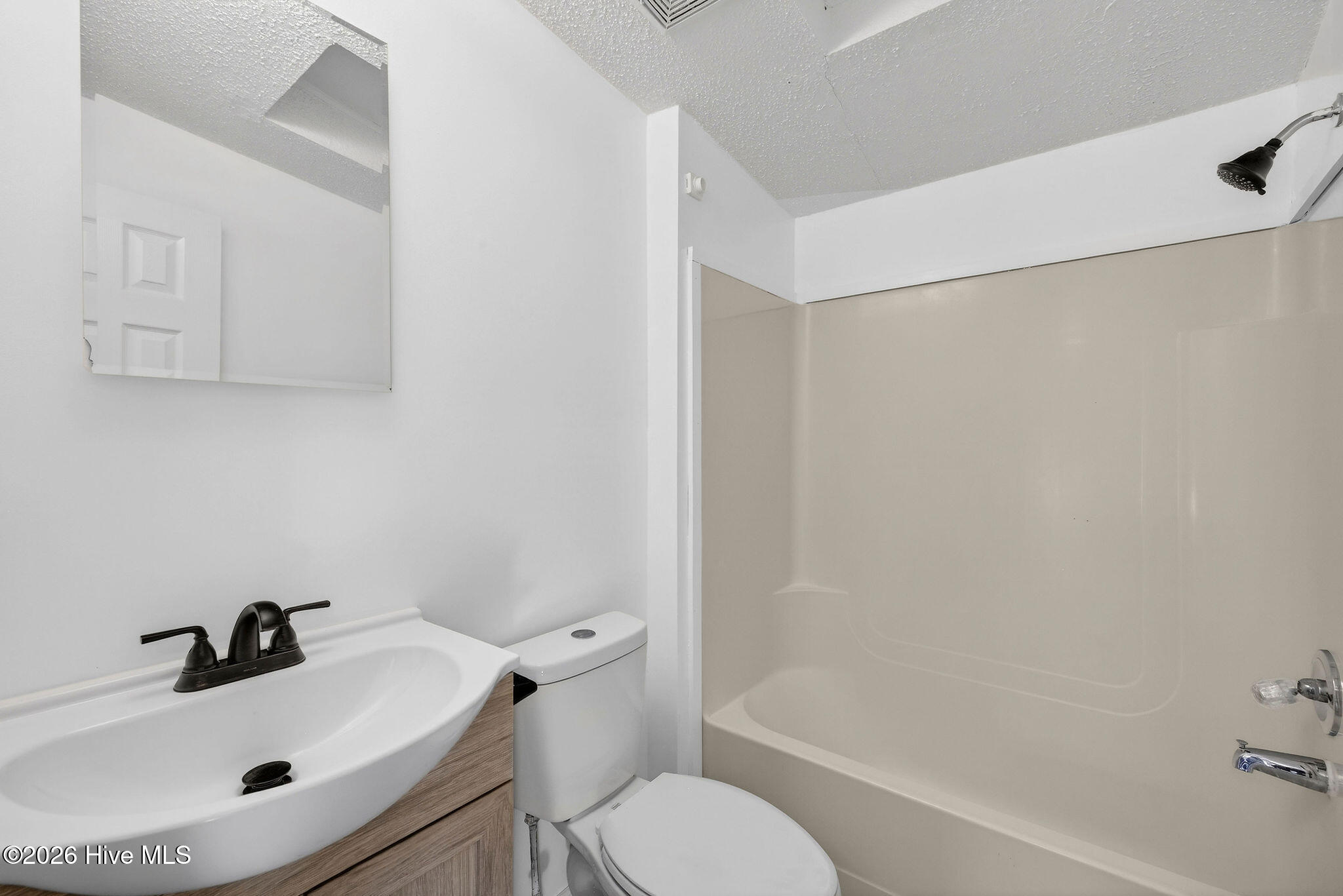 100548373 | Photo 27