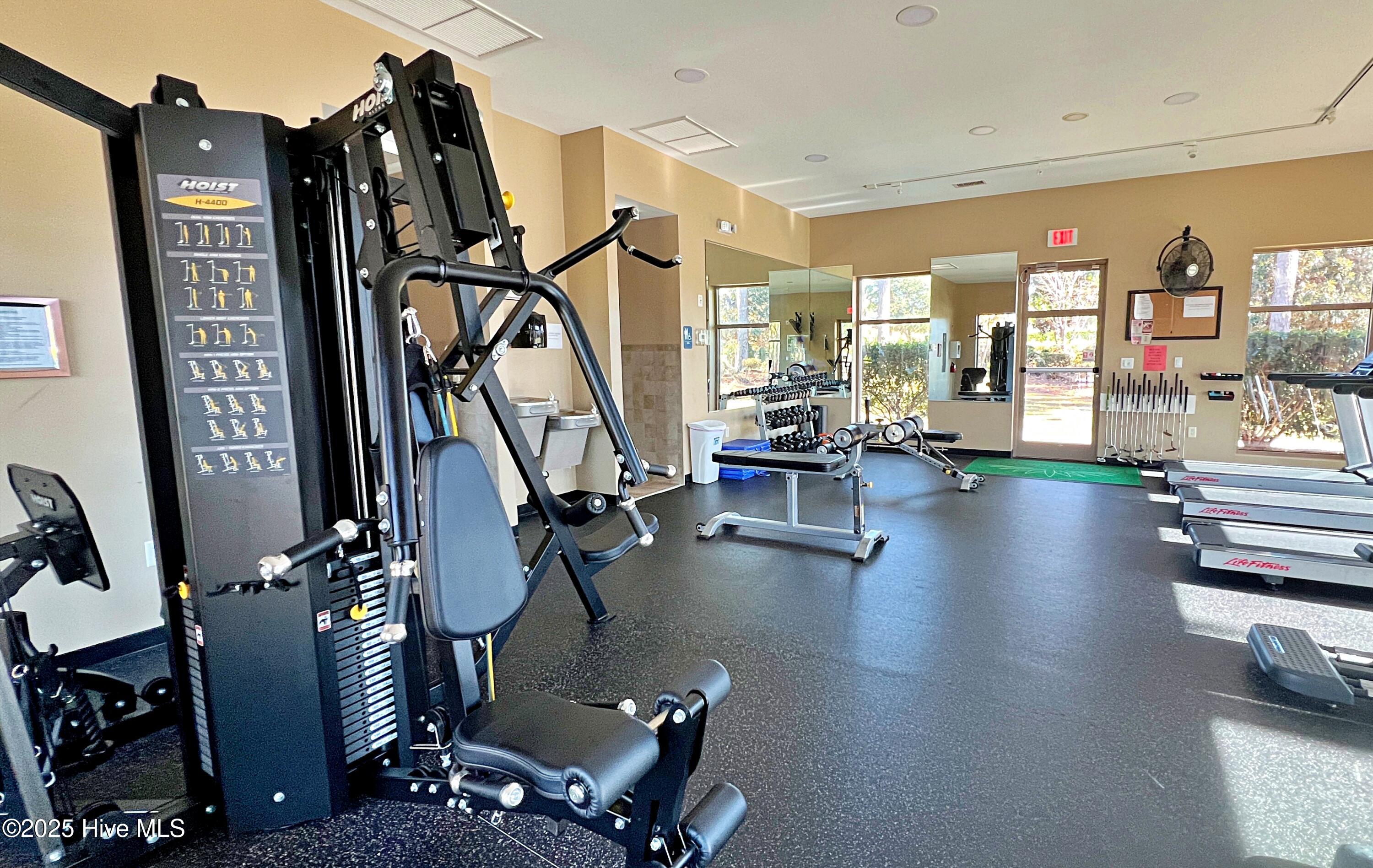 100539112 | Photo 40