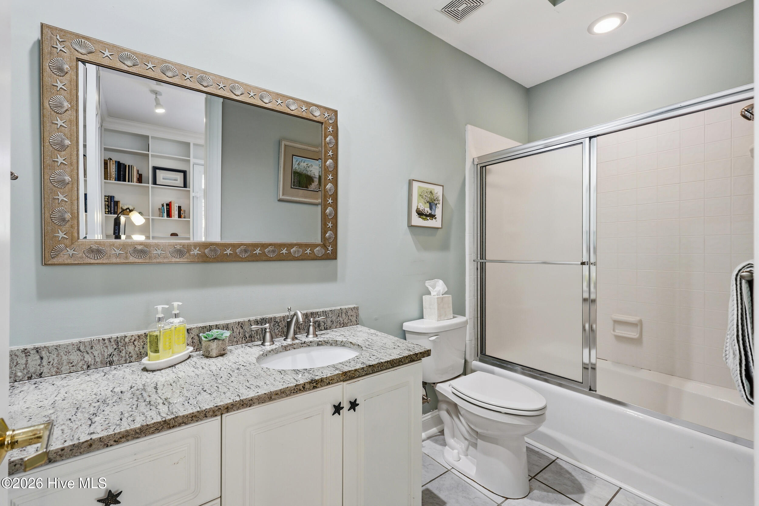 100554606 | Photo 25