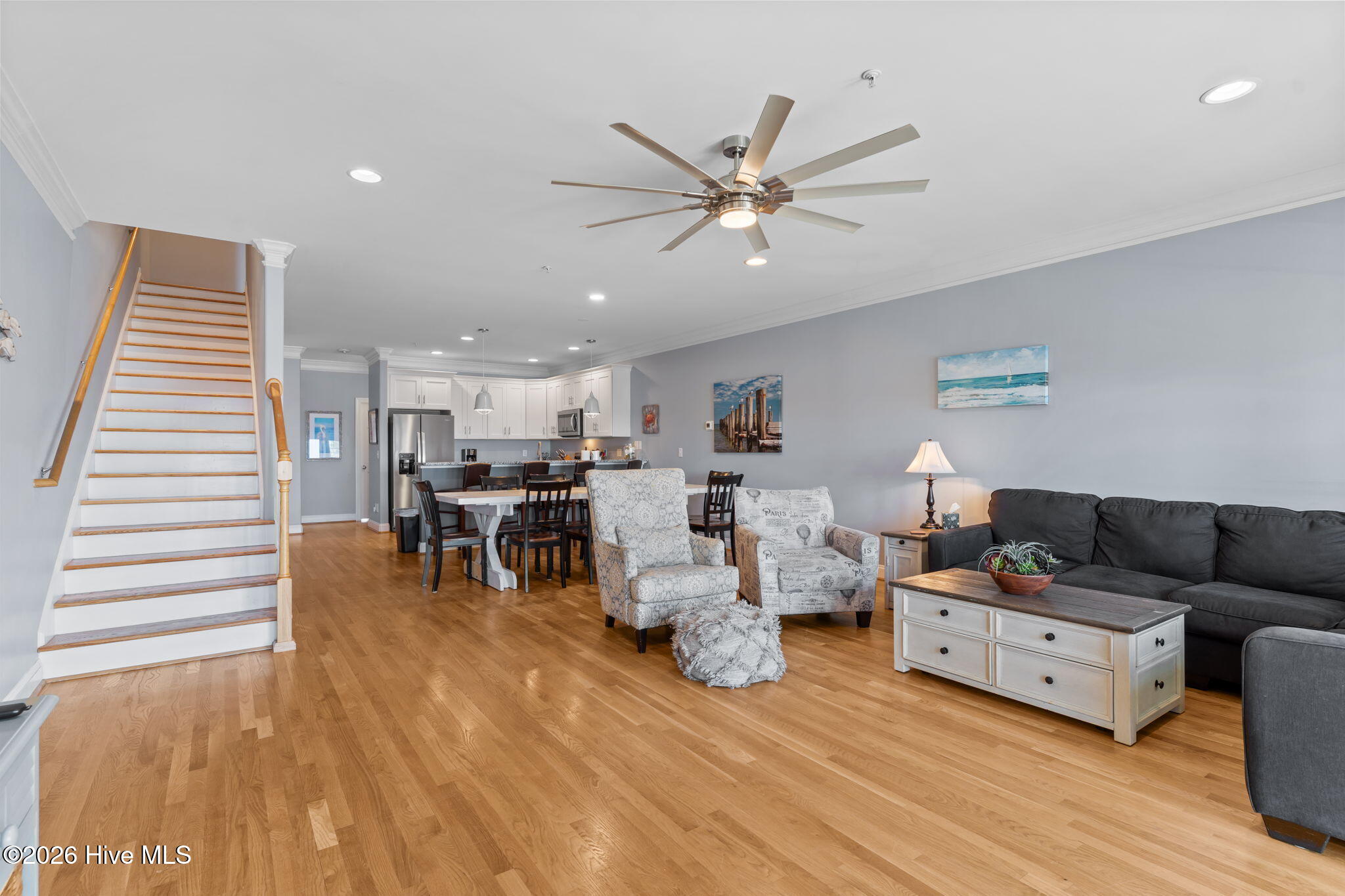 100530858 | Photo 26