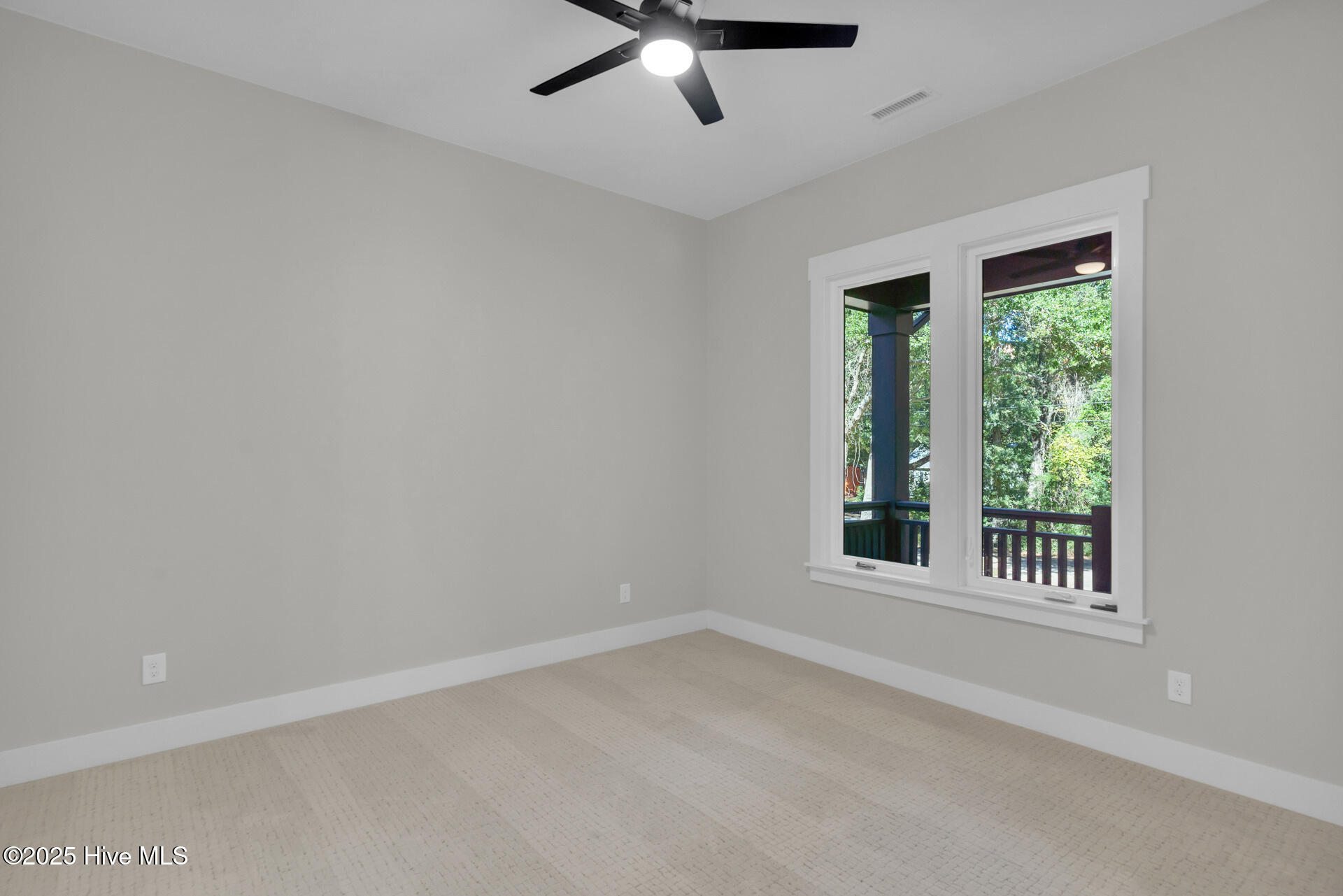 100539388 | Photo 54