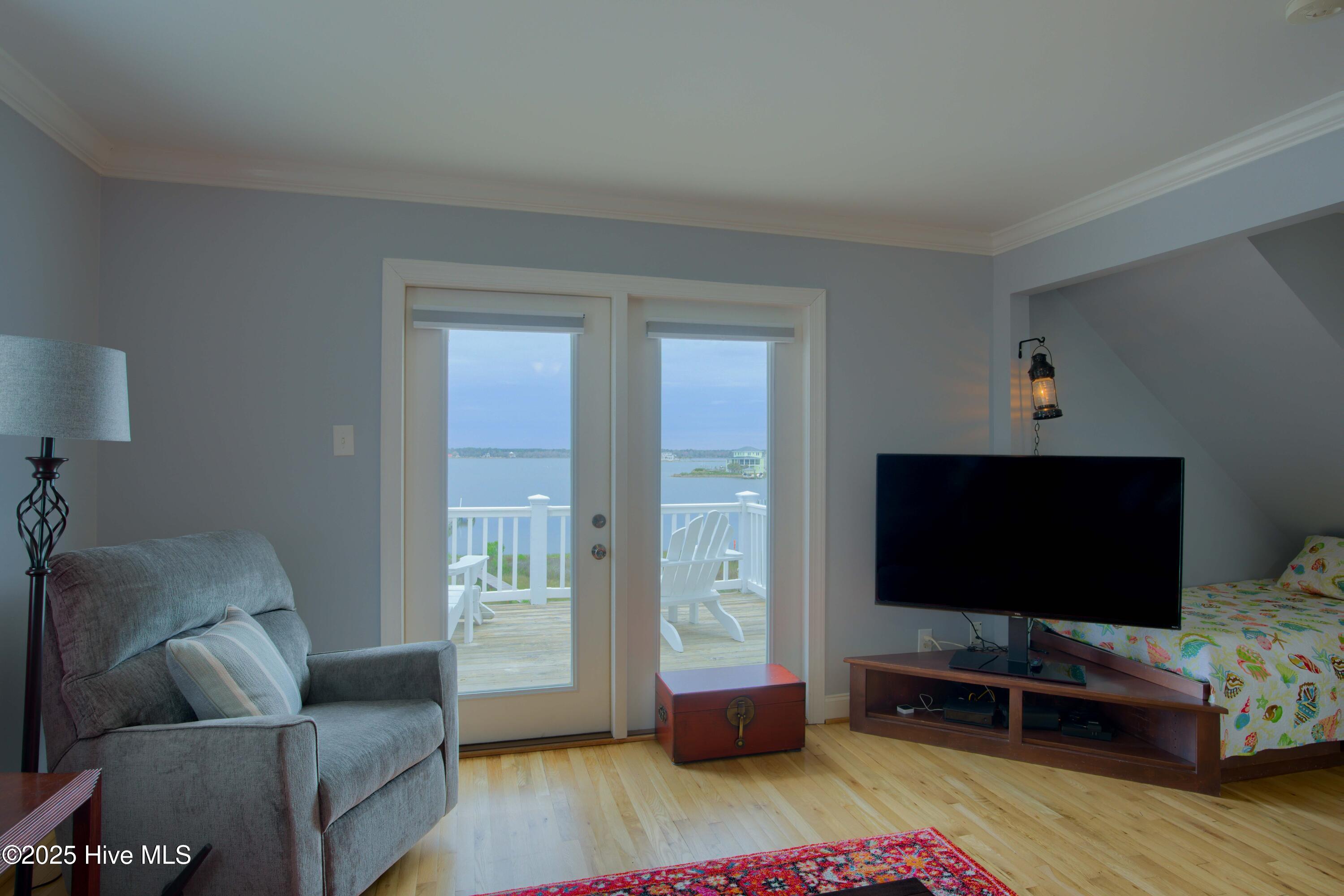 100520449 | Photo 43