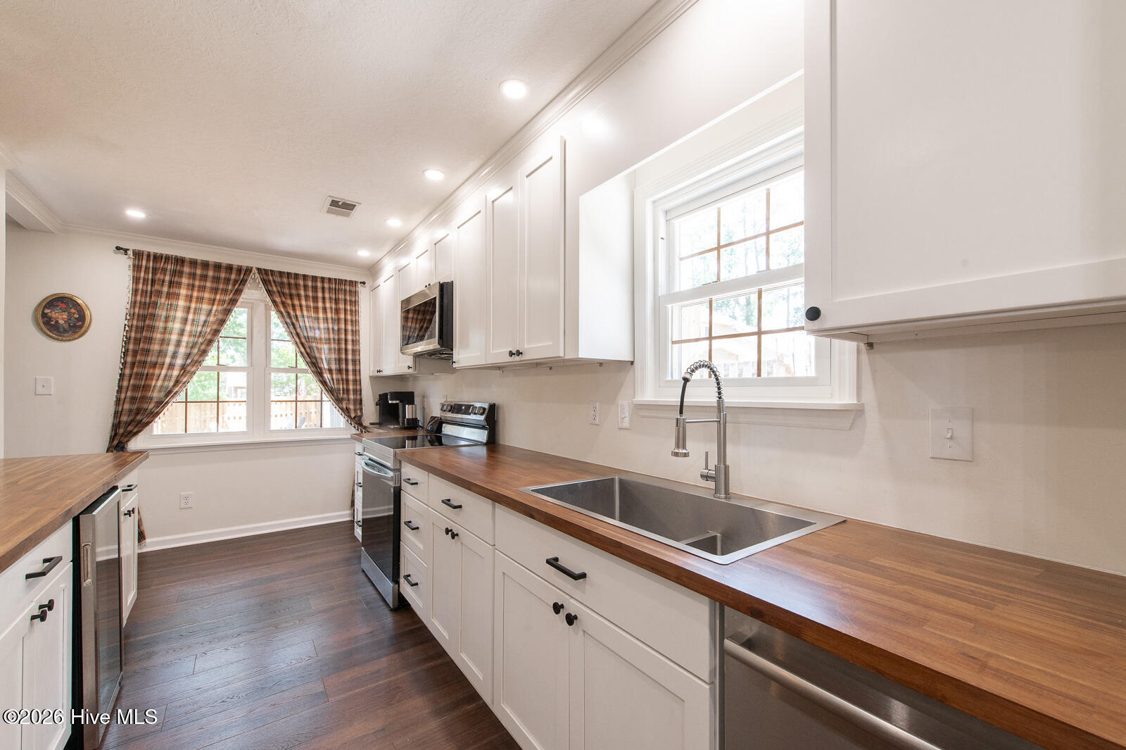Ample Cabinet Space!
