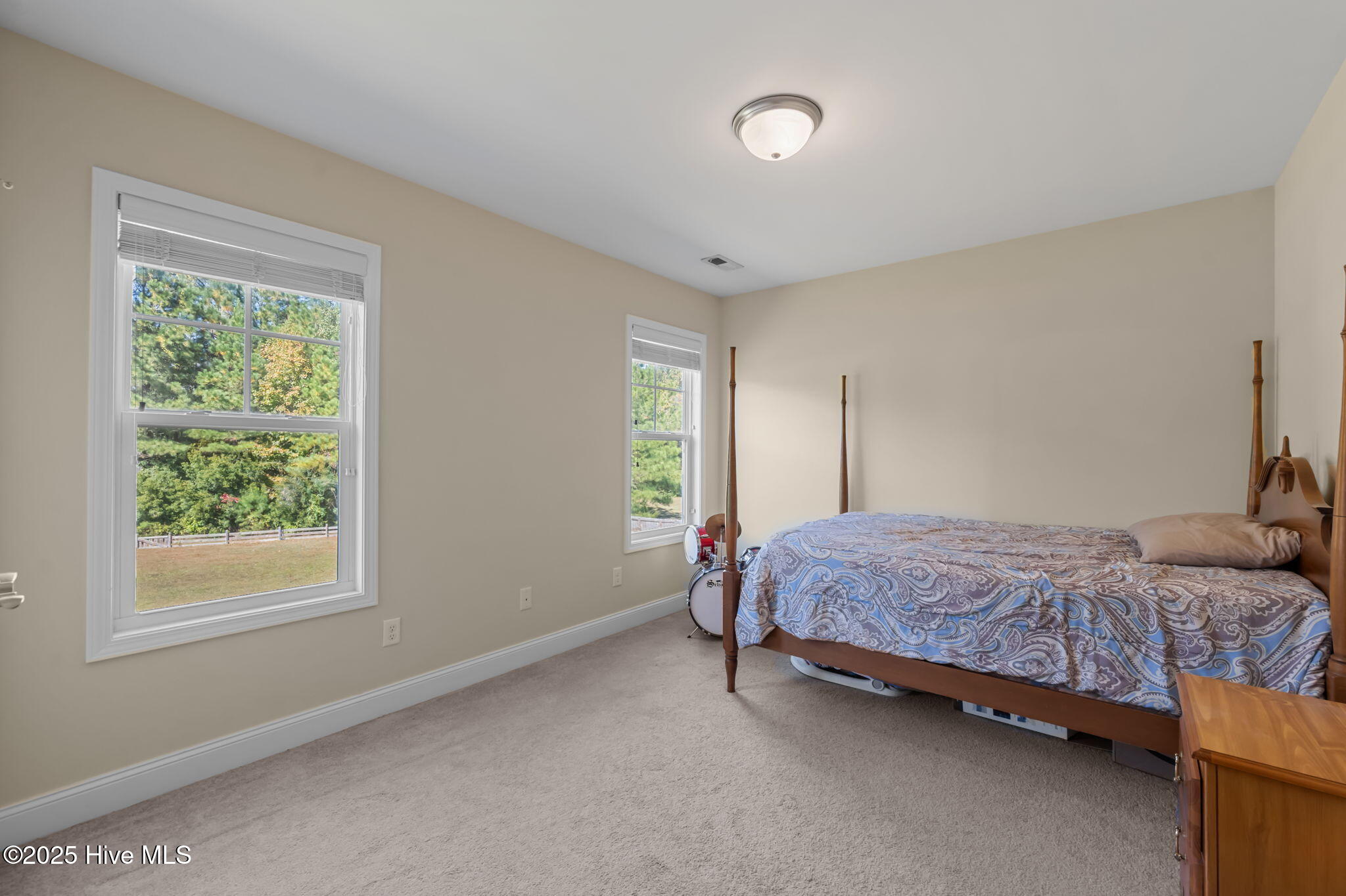 100540594 | Photo 19