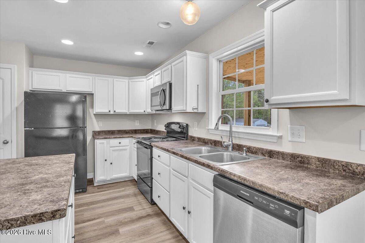 100565952 | Photo 12