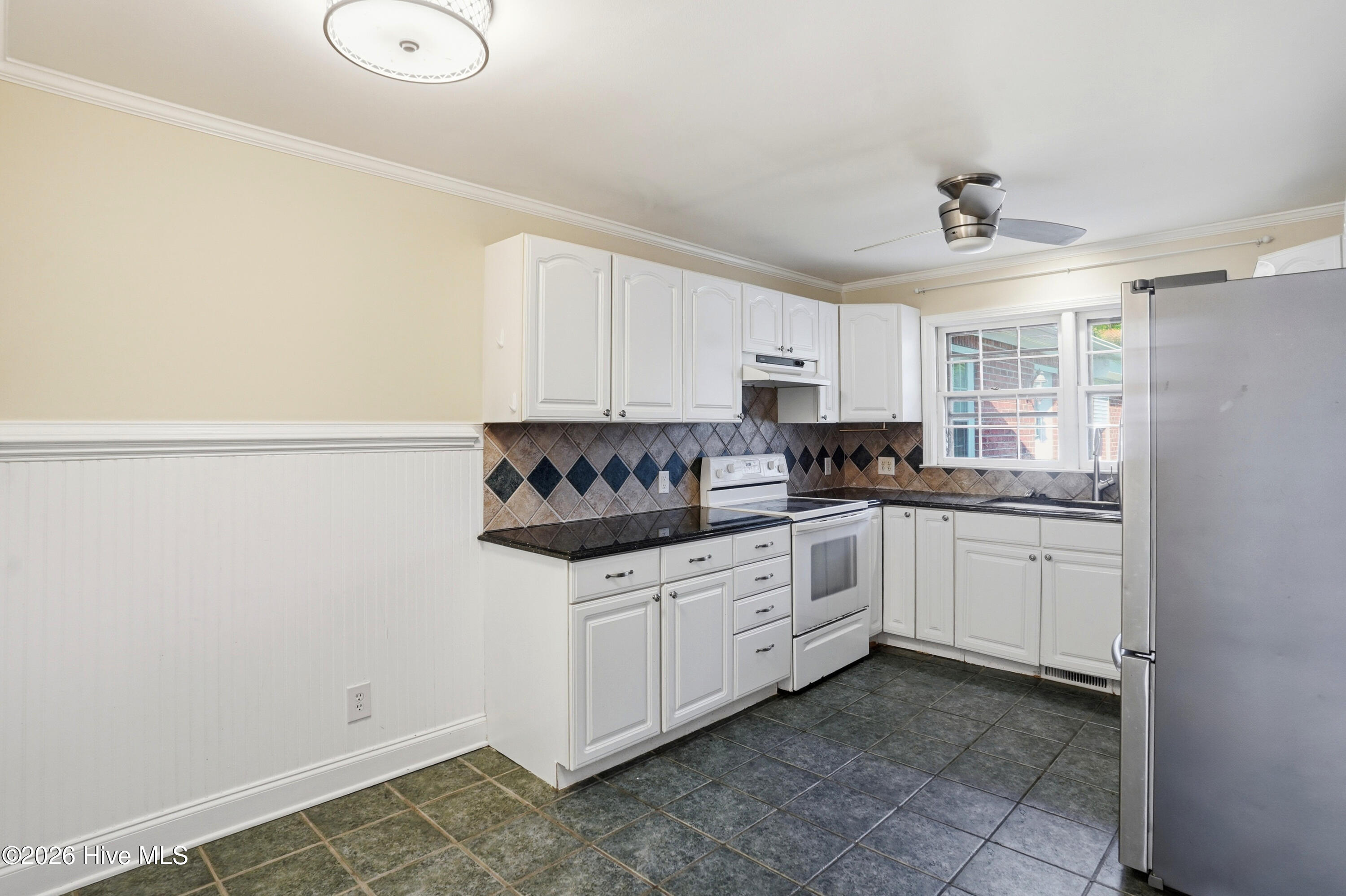 100567003 | Photo 10