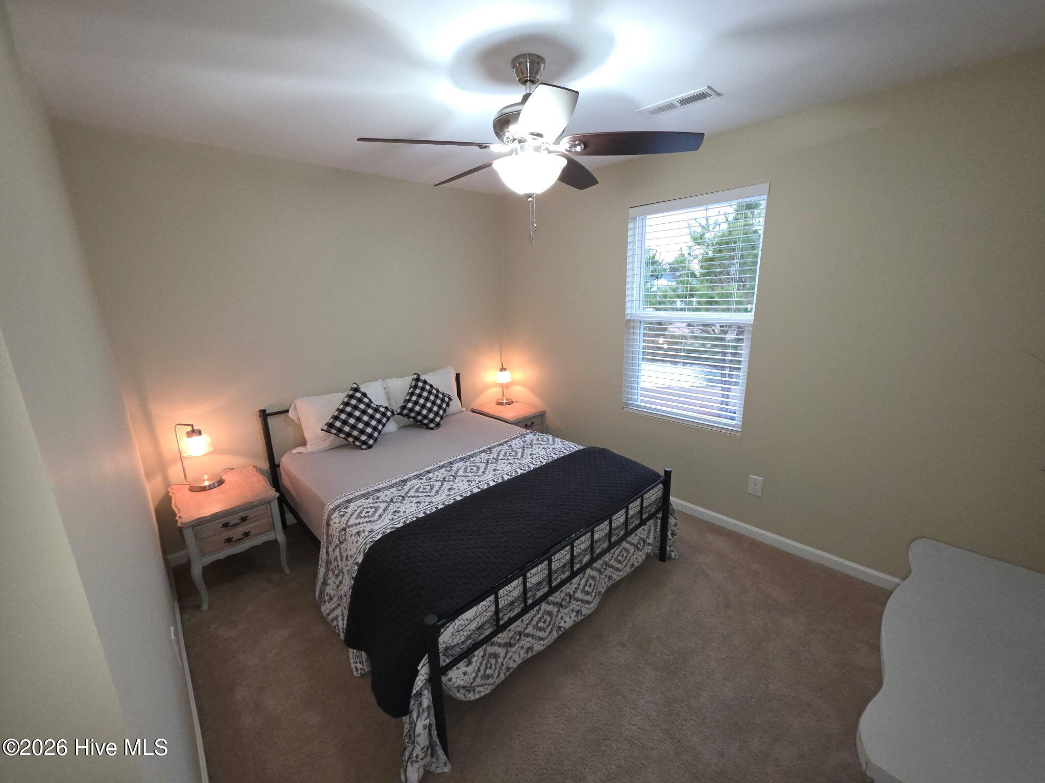 100549782 | Photo 26