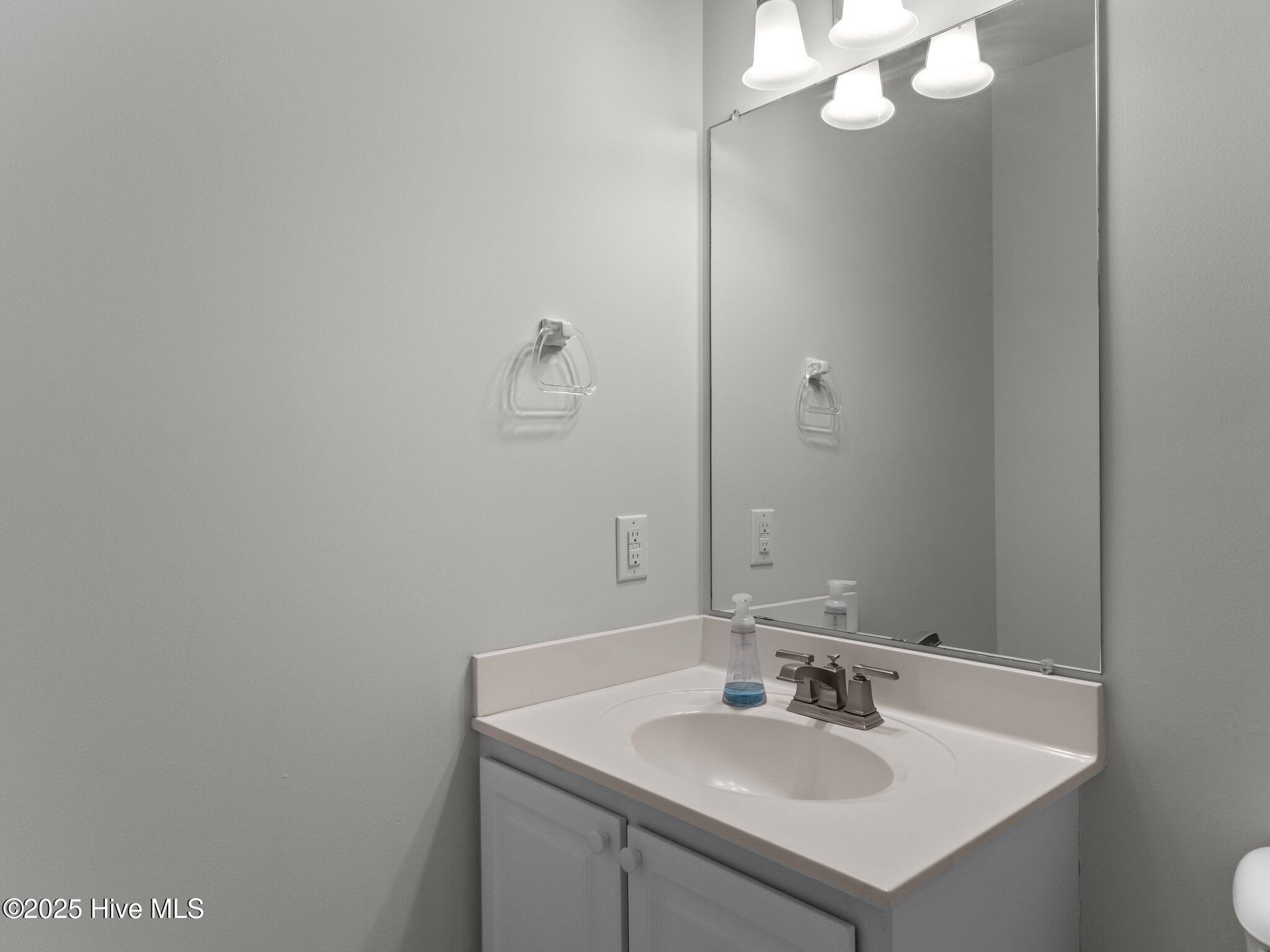 100513840 | Photo 18