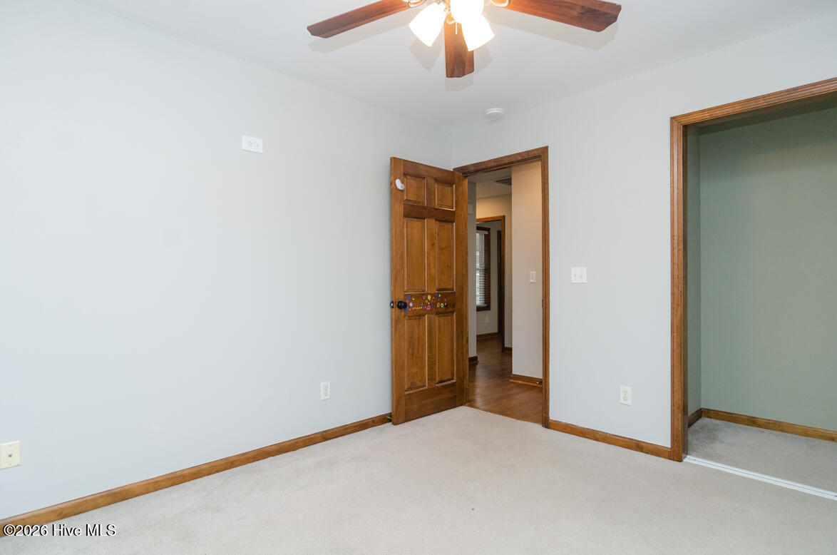 100567323 | Photo 24