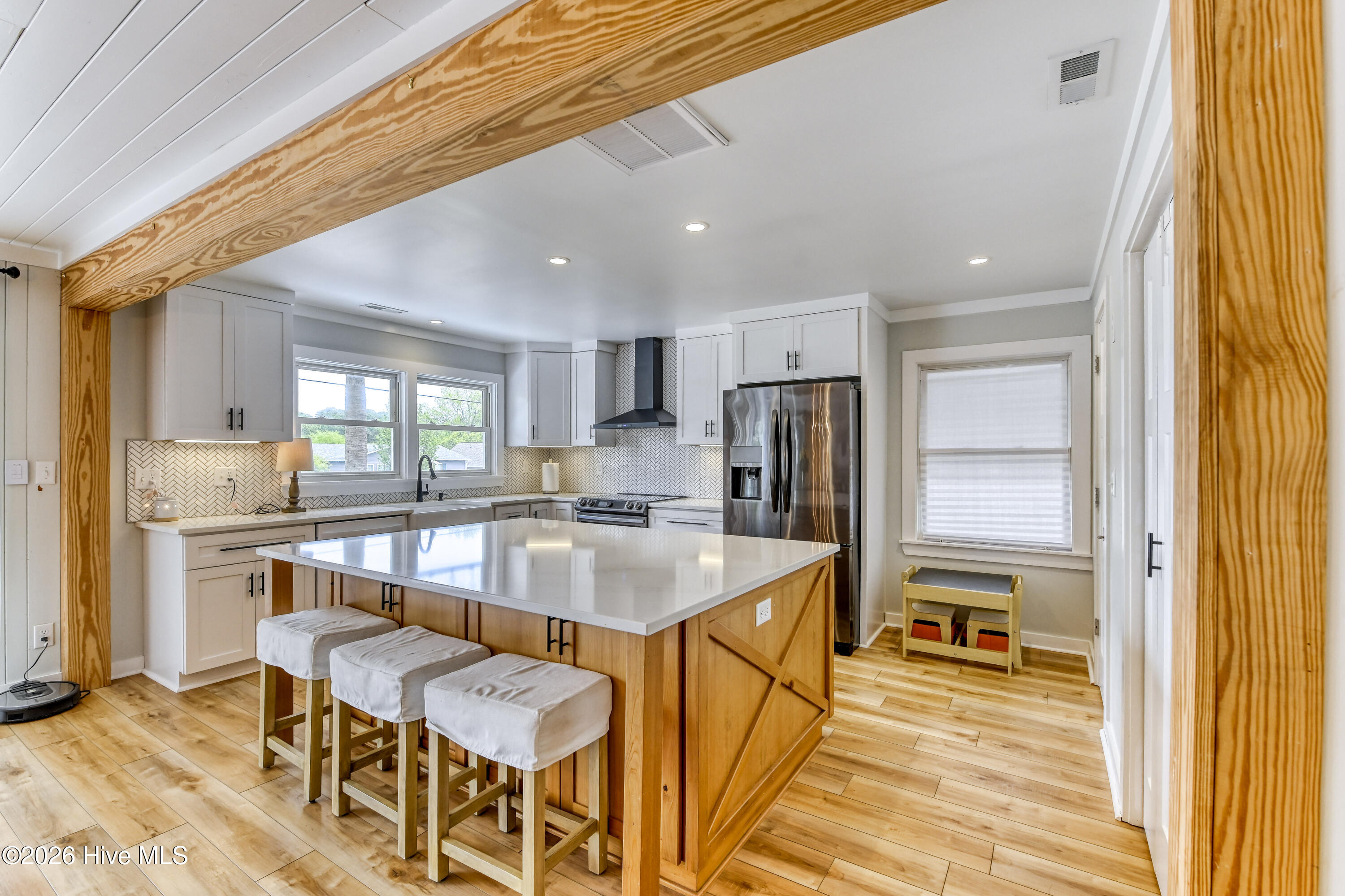 100566355 | Photo 16