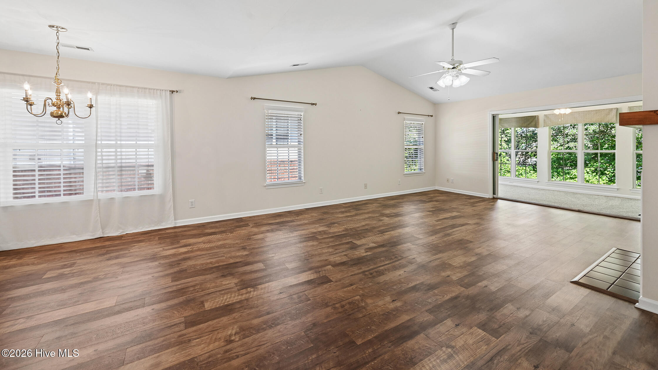 Listing Photo 5 - Condo for sale in building located at 2209 Locksley Woods Dr, Greenville, NC 27858 - Unit #E