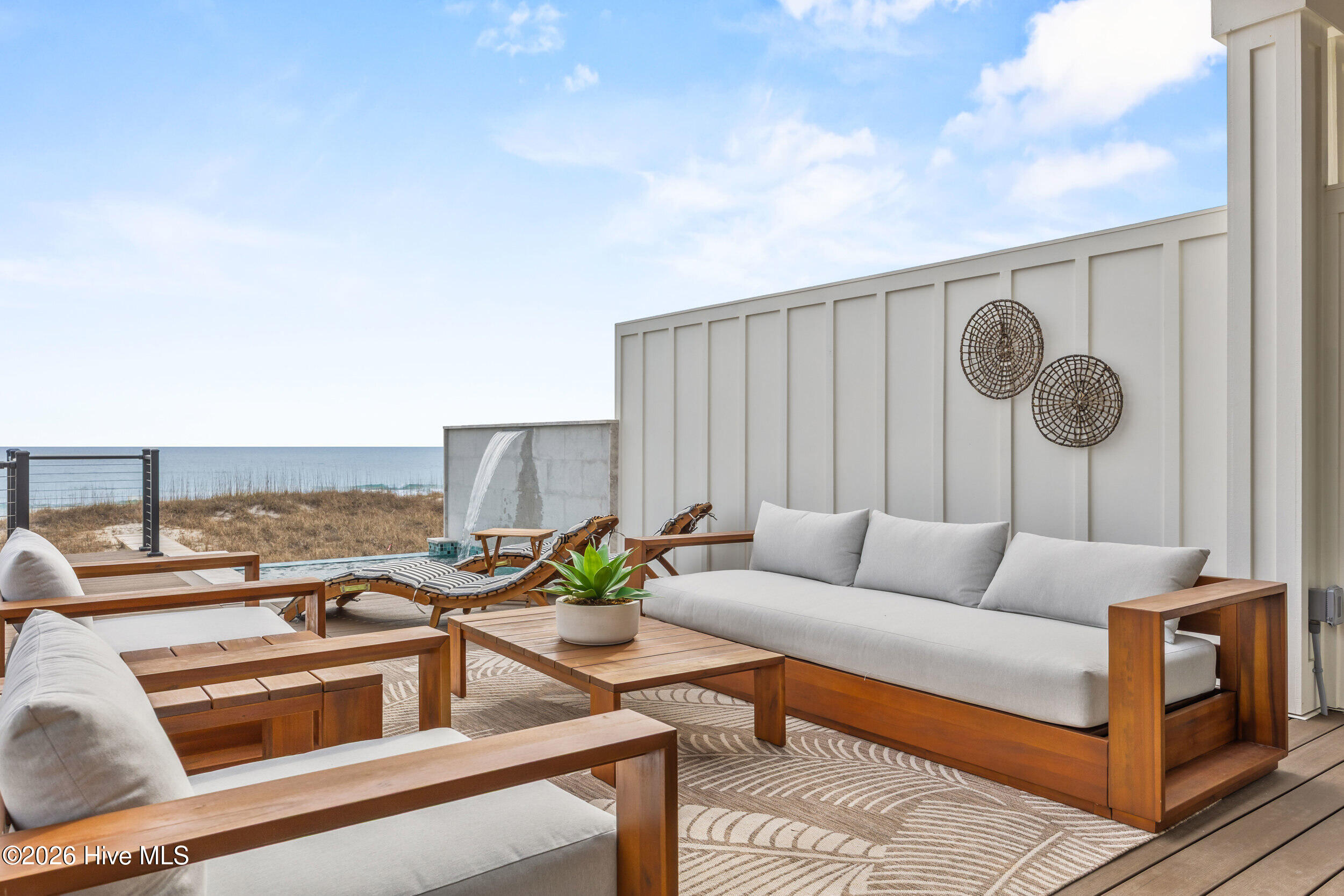 100544110 | Photo 22