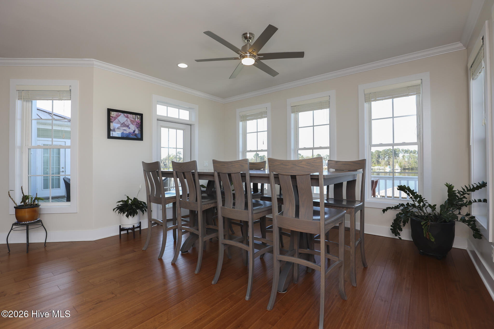 100564297 | Photo 18