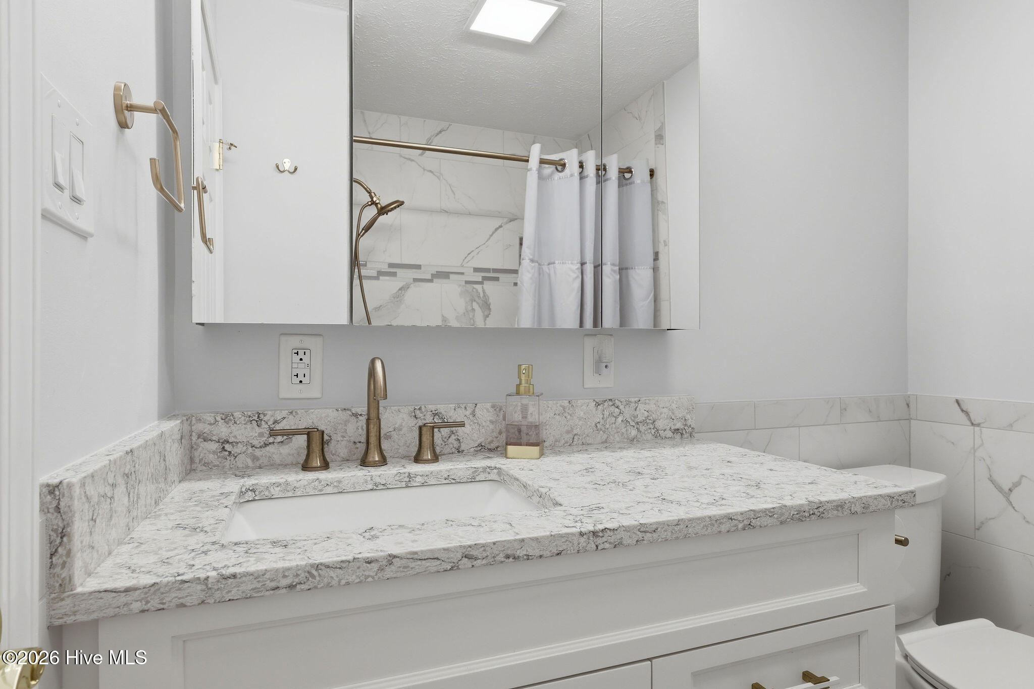 100559575 | Photo 41