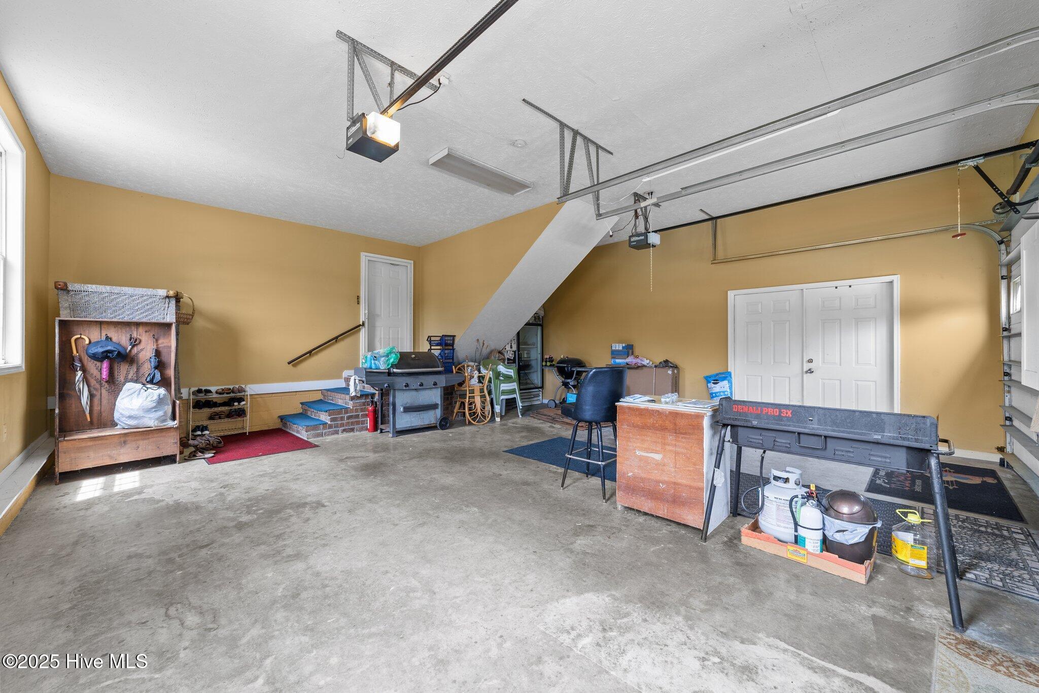 100513864 | Photo 40