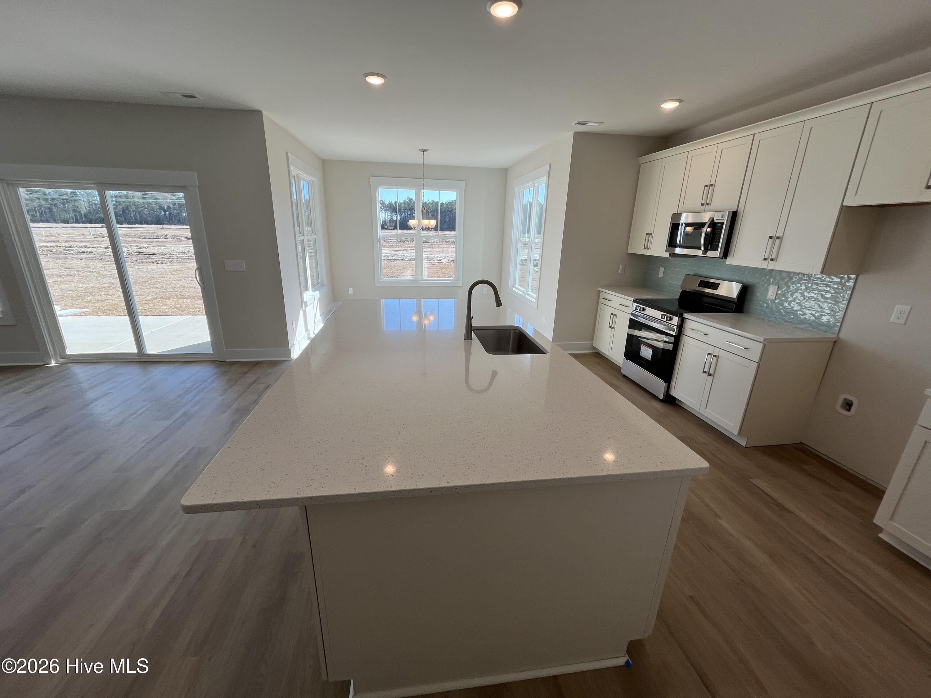 100544974 | Photo 10