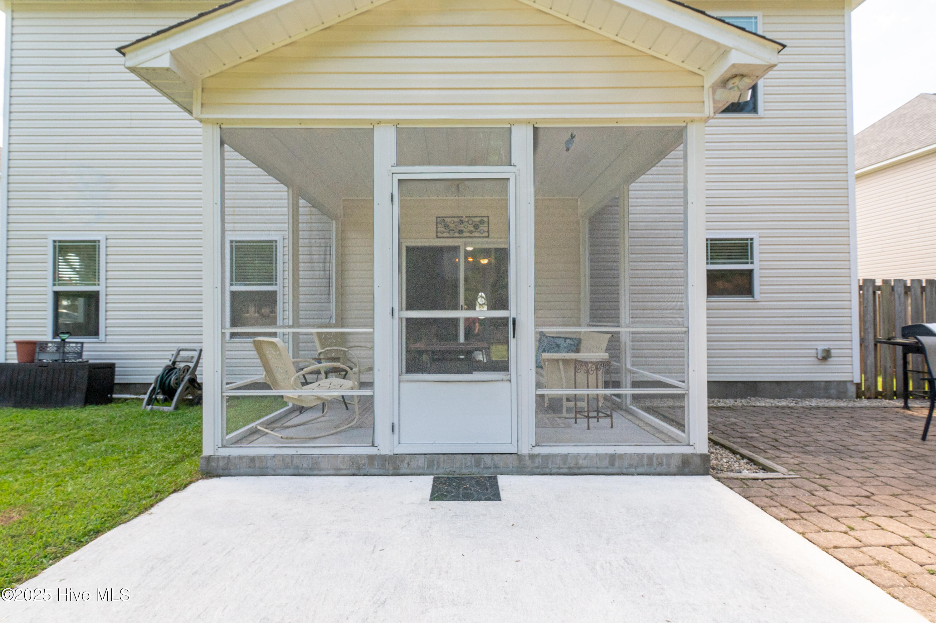 100528578 | Photo 11