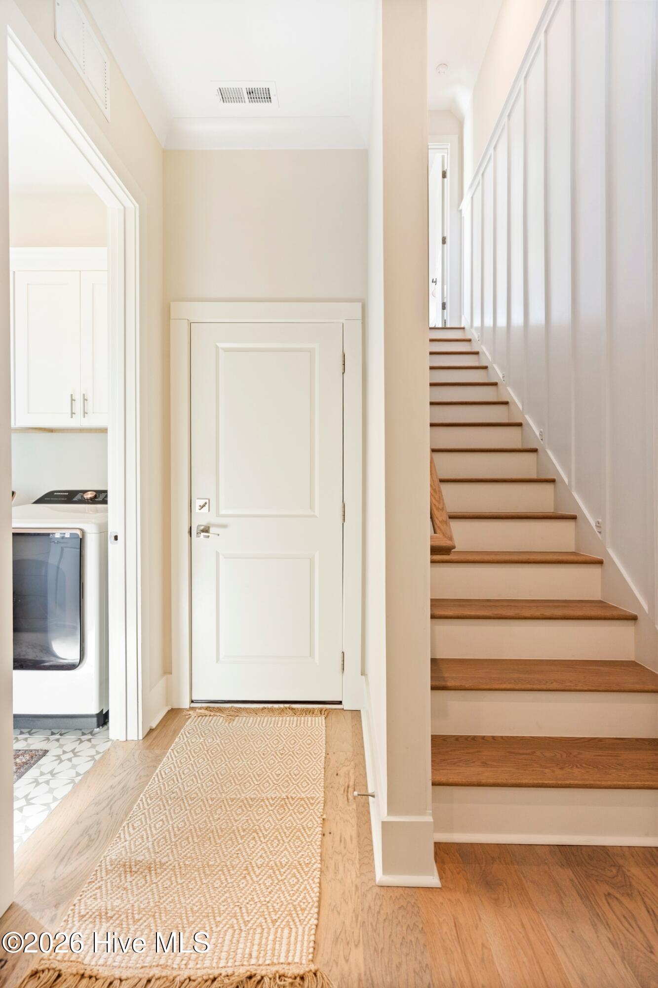 100546830 | Photo 57