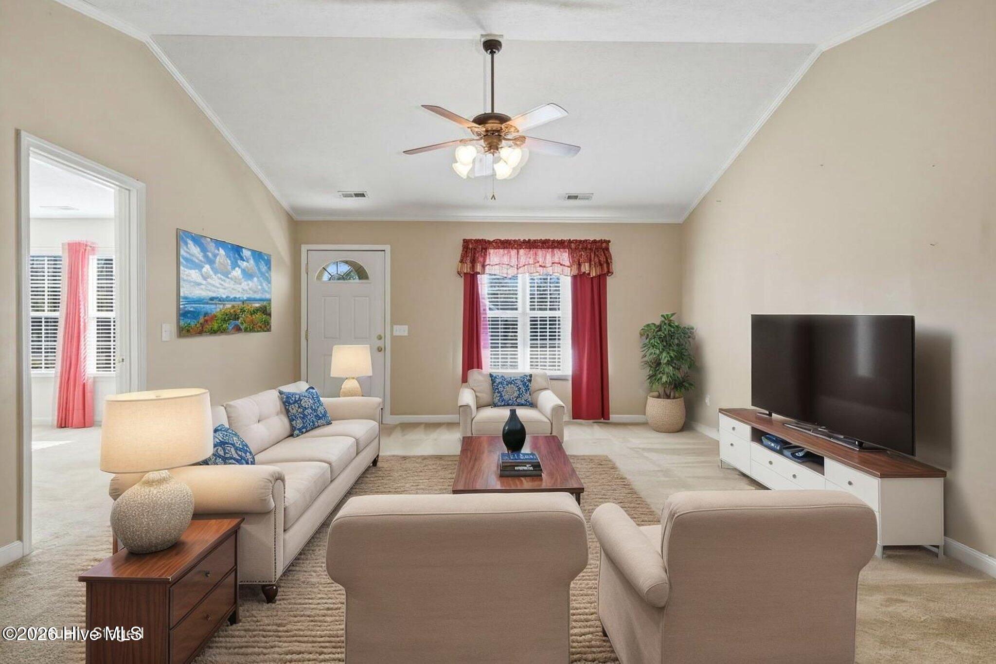 100555280 | Photo 10