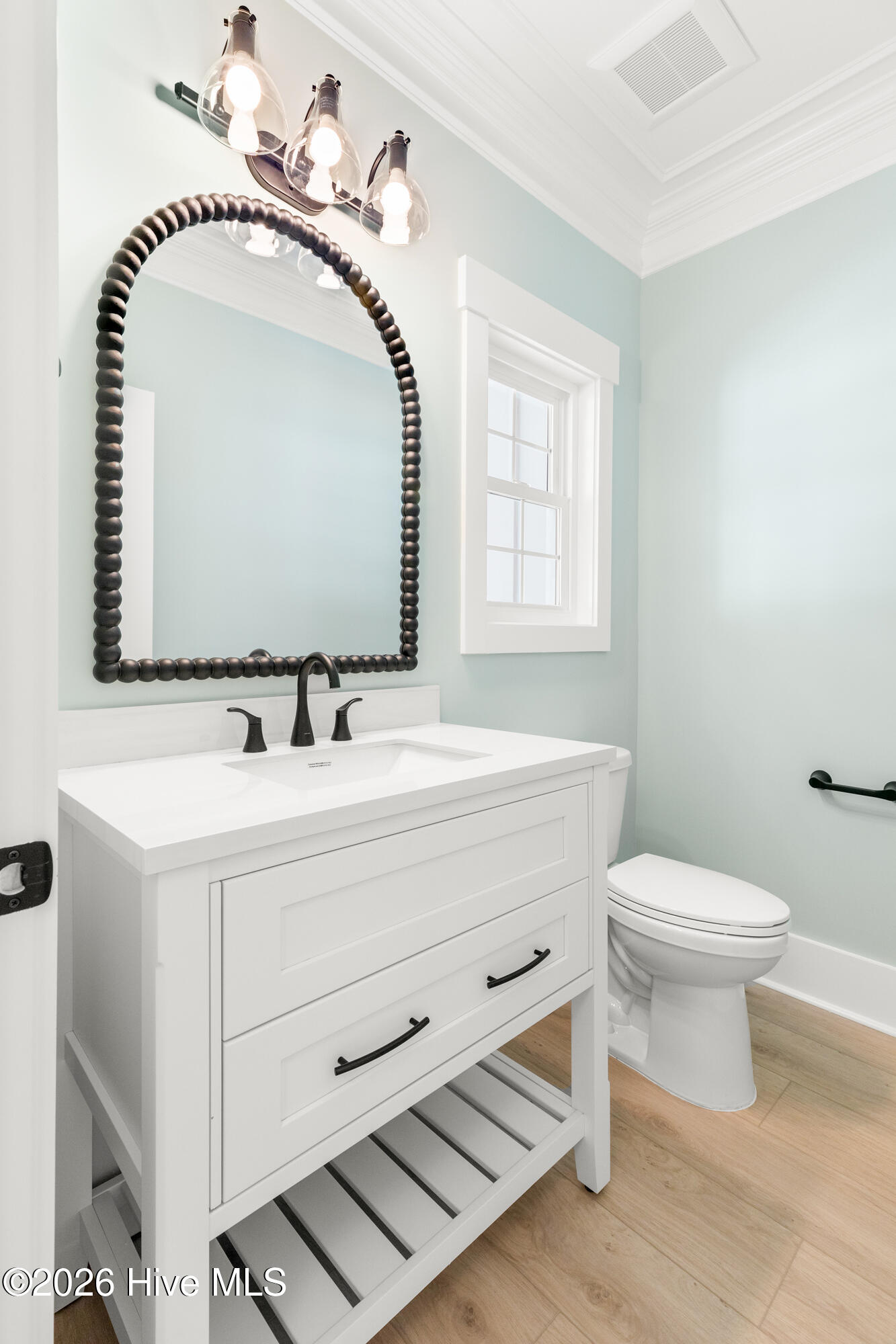 100516675 | Photo 51