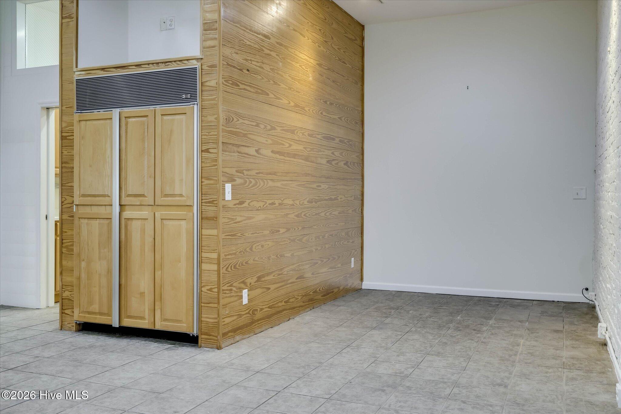 150 Fairfield St living