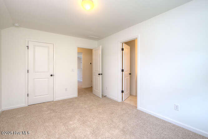 100527327 | Photo 42