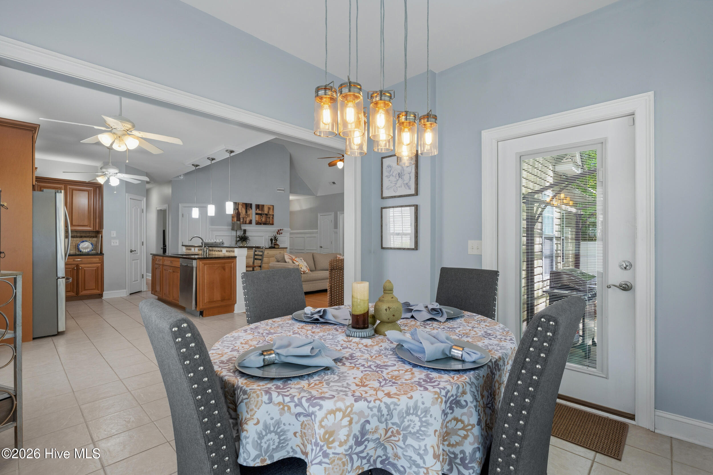 100566575 | Photo 18