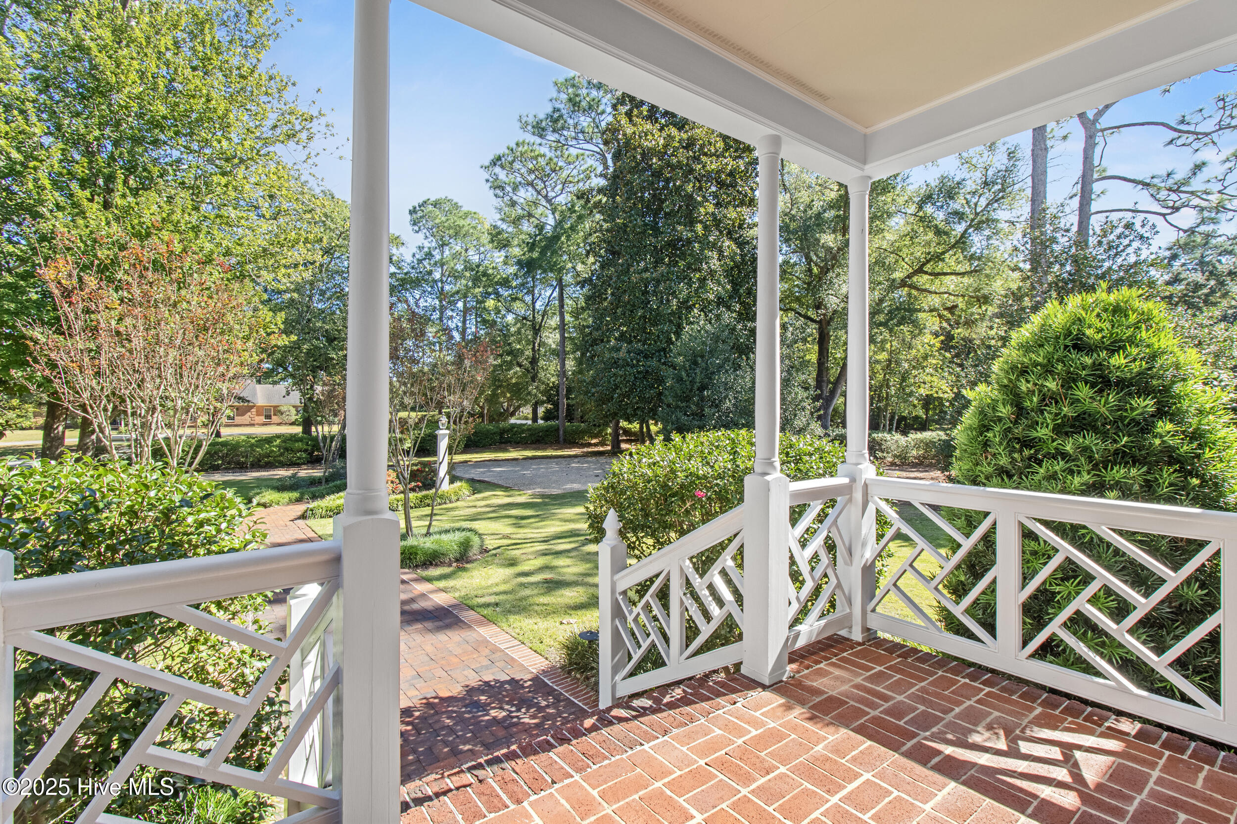 100537664 | Photo 85