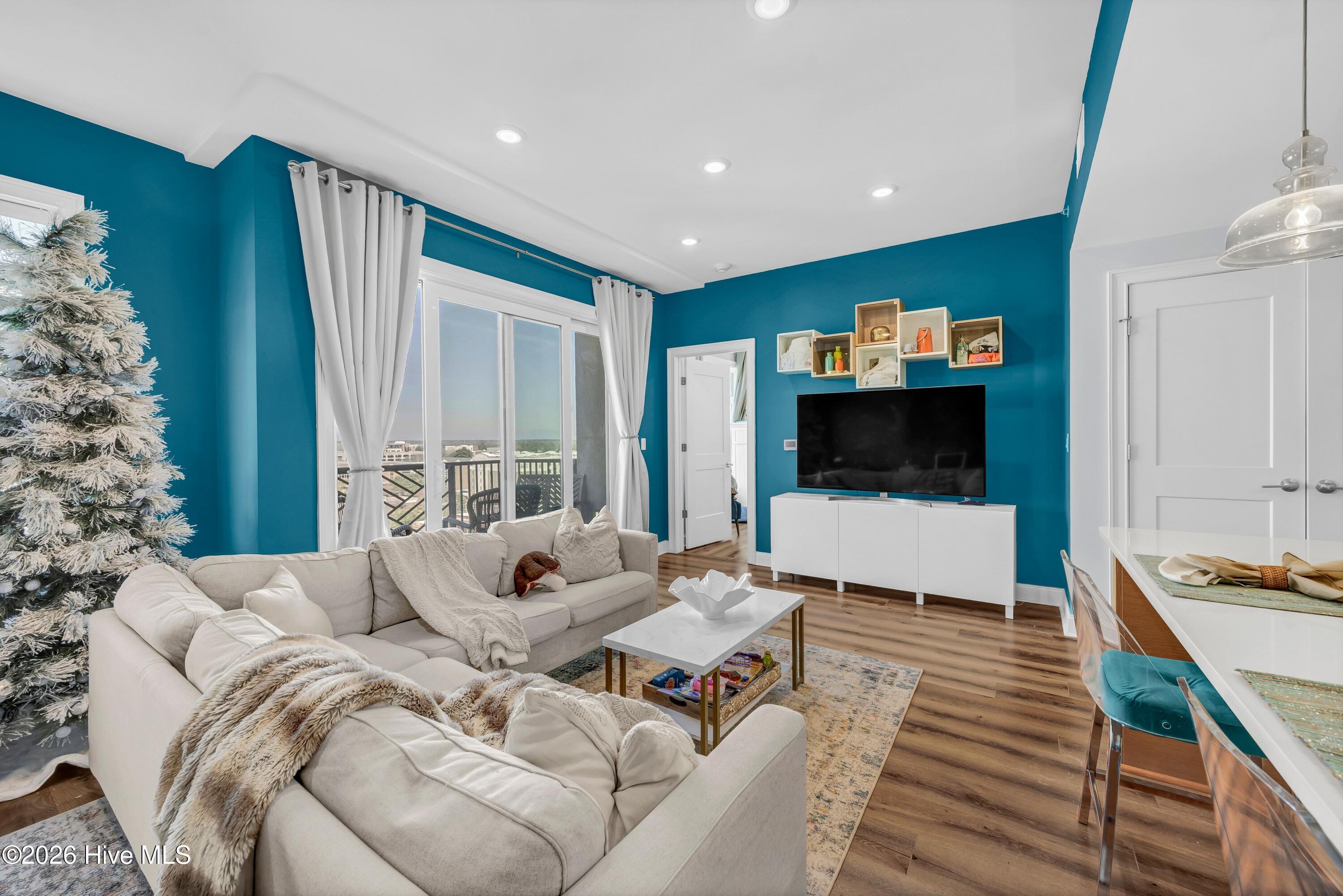 100551474 | Photo 49