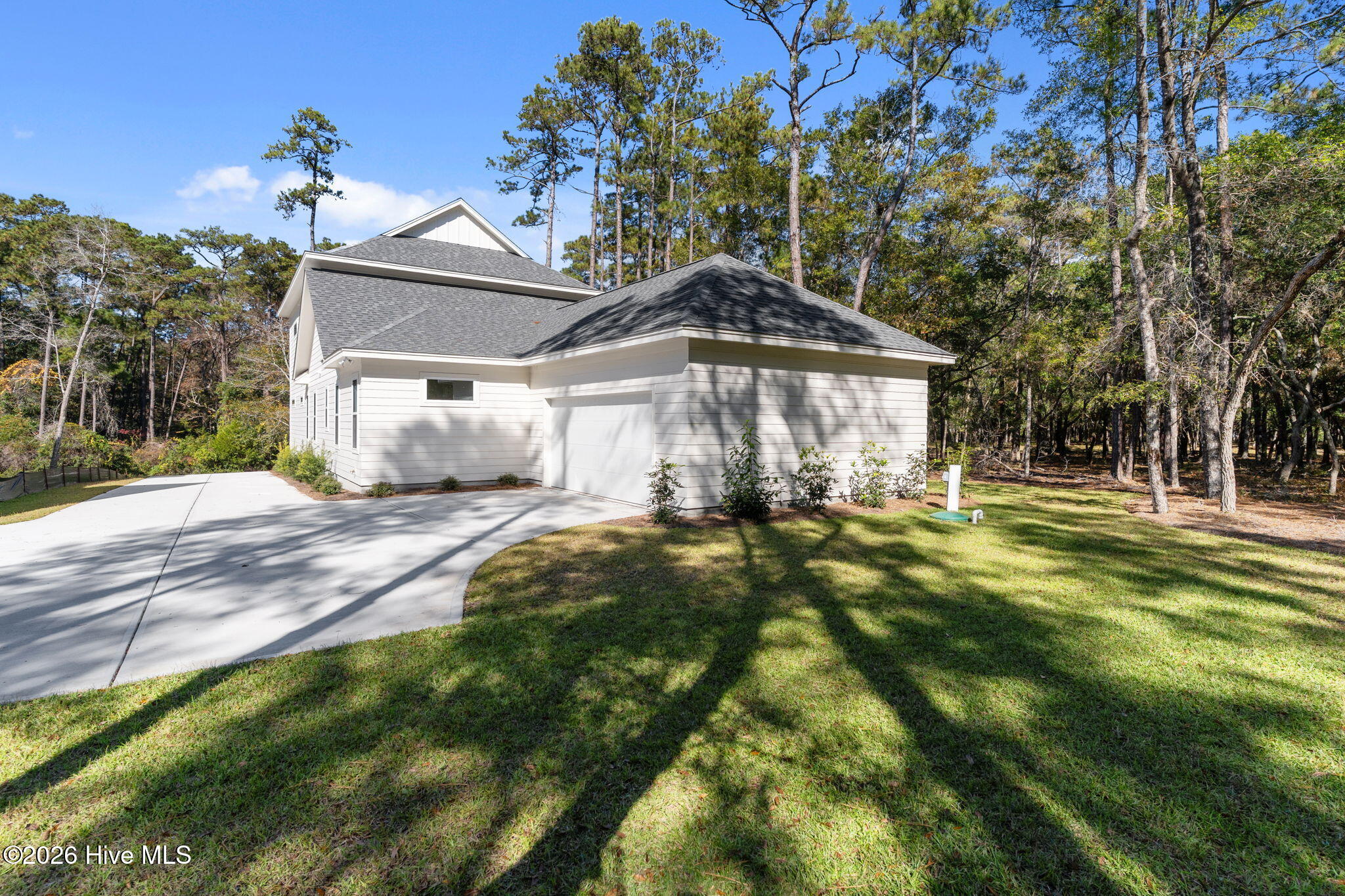 100548925 | Photo 49