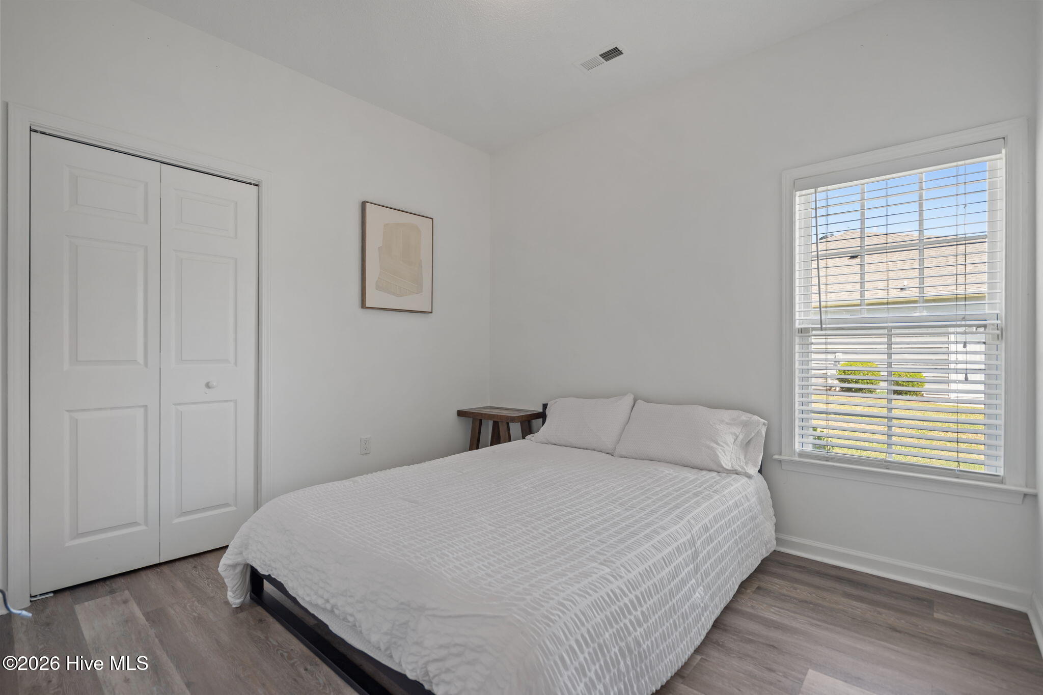 100569806 | Photo 24