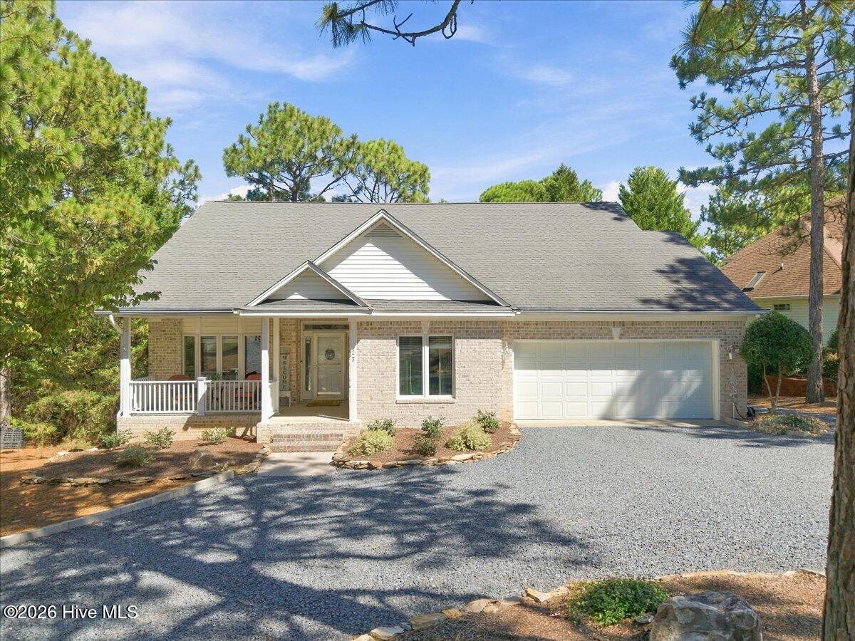 Photo 1 of Single family home for sale at 27 La Quinta Loop, Pinehurst, NC 28374 | MLS# 100608537 | Listing updated on 2026-10-09