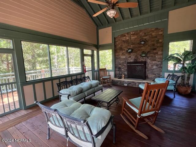 100458901 | Photo 23